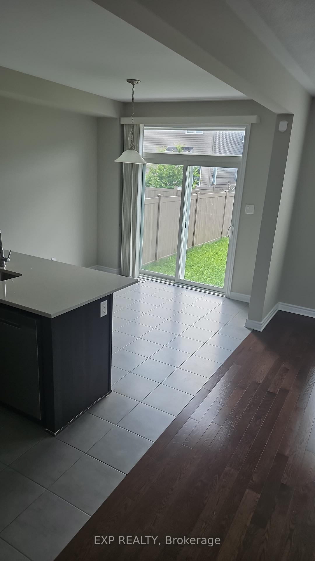 Photo 3 of 39 Knockaderry Crescent, Ottawa, Barrhaven - Half Moon Bay — HOMEH