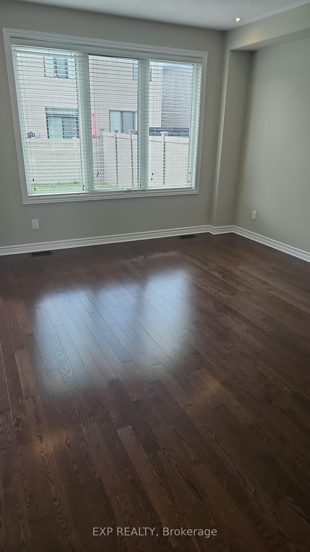 Photo 5 of 39 Knockaderry Crescent, Ottawa, Barrhaven - Half Moon Bay — HOMEH