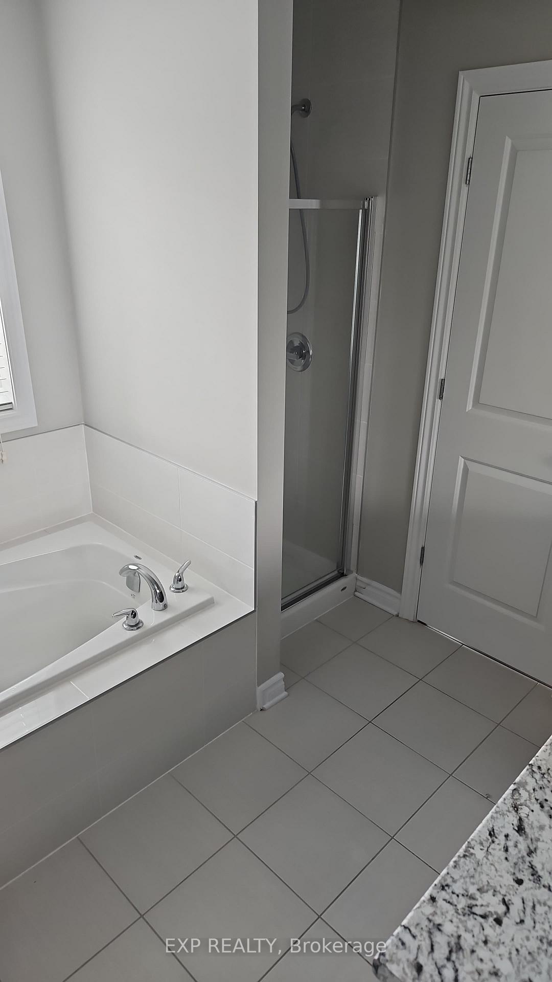 Photo 12 of 39 Knockaderry Crescent, Ottawa, Barrhaven - Half Moon Bay — HOMEH