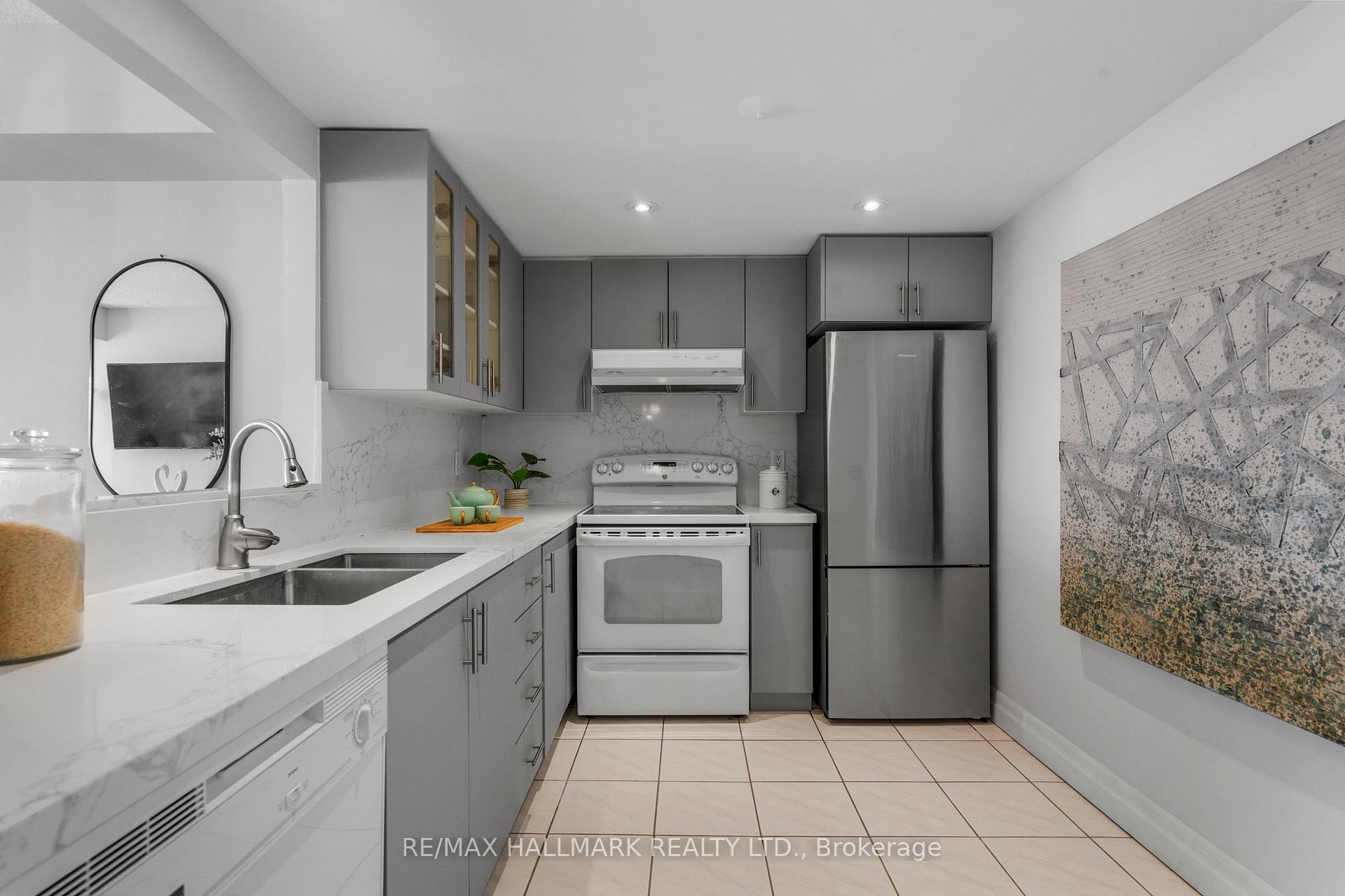 Photo 11 of Unit 401, 160 Wellington Street E, Aurora, Aurora Village — HOMEH