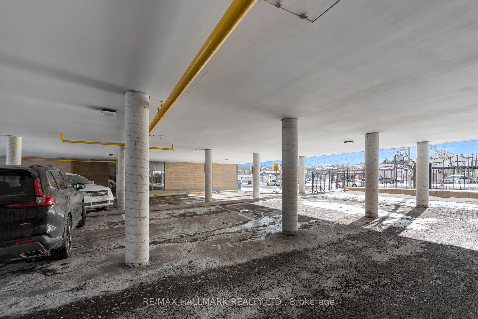 Photo 20 of Unit 401, 160 Wellington Street E, Aurora, Aurora Village — HOMEH