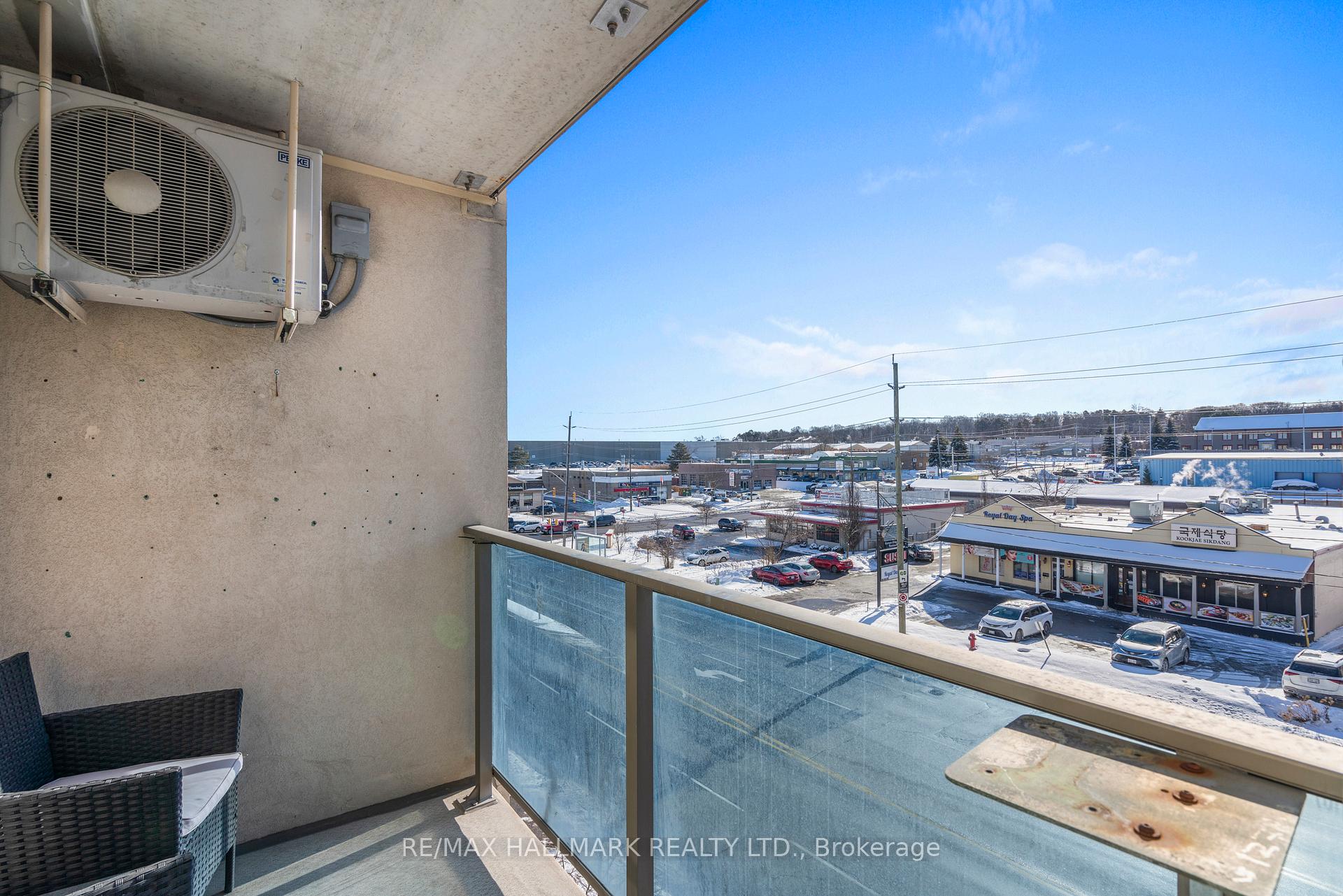 Photo 23 of Unit 401, 160 Wellington Street E, Aurora, Aurora Village — HOMEH