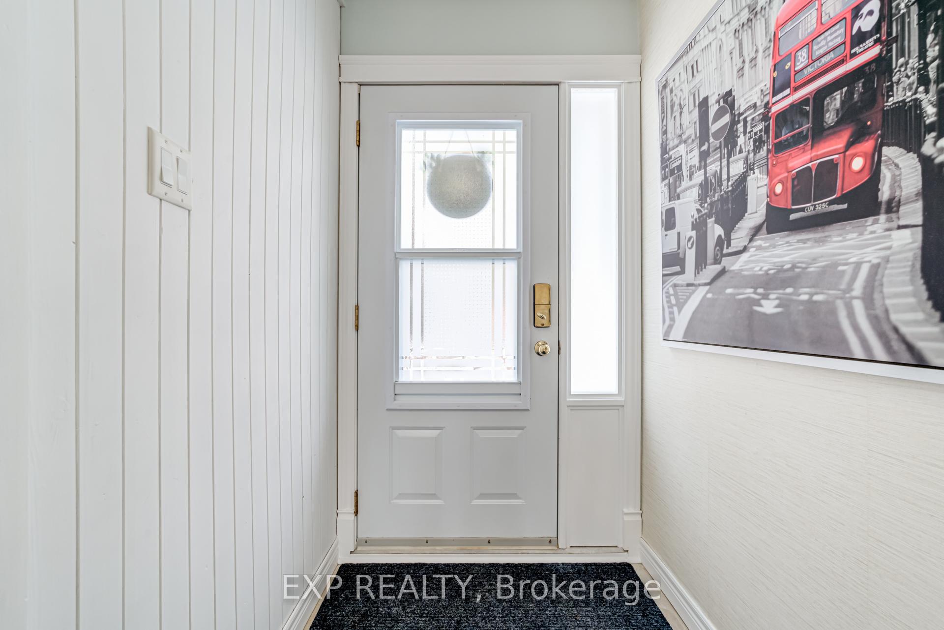Photo 5 of 35 Kingham Road, Halton Hills, Acton — HOMEH