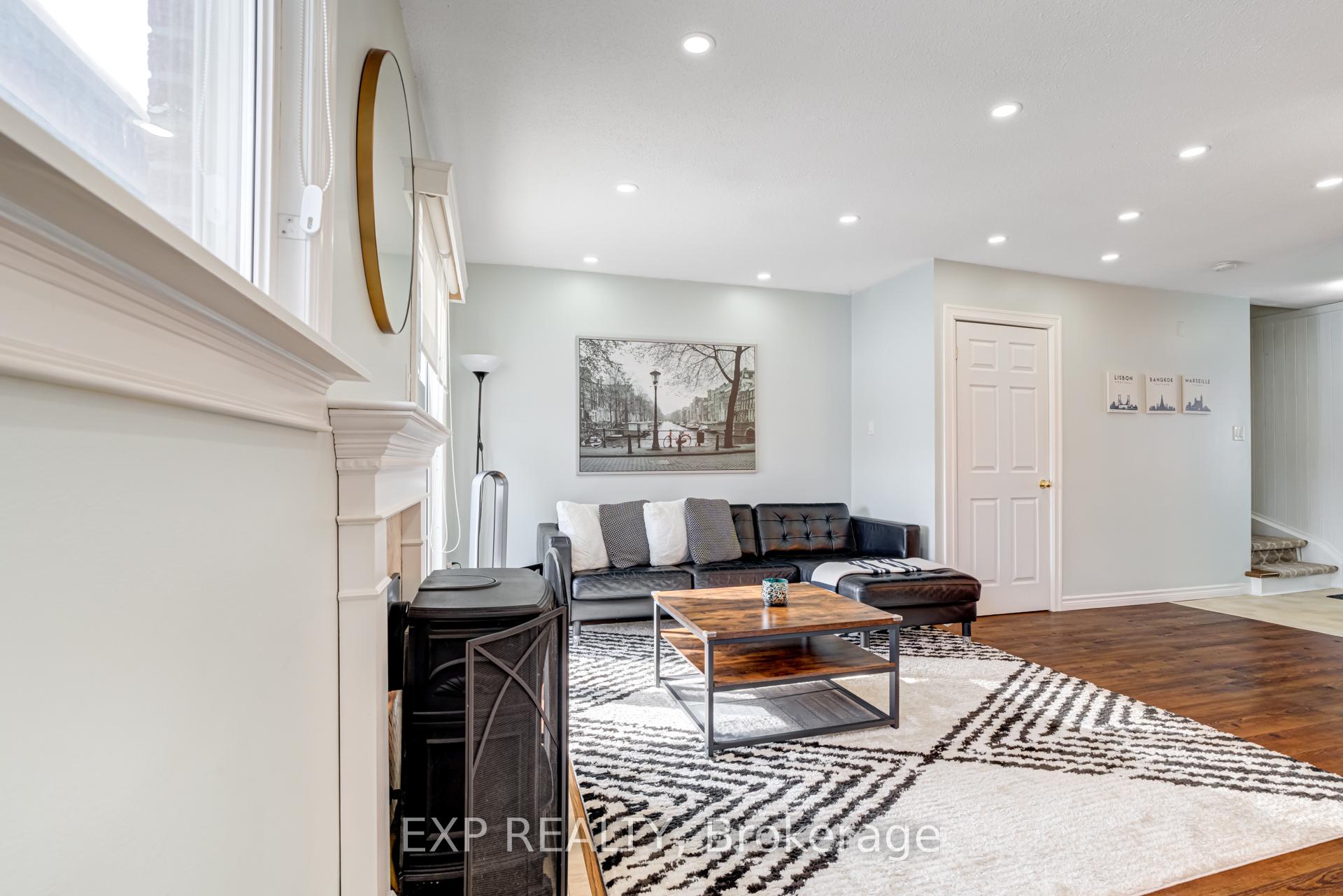 Photo 7 of 35 Kingham Road, Halton Hills, Acton — HOMEH