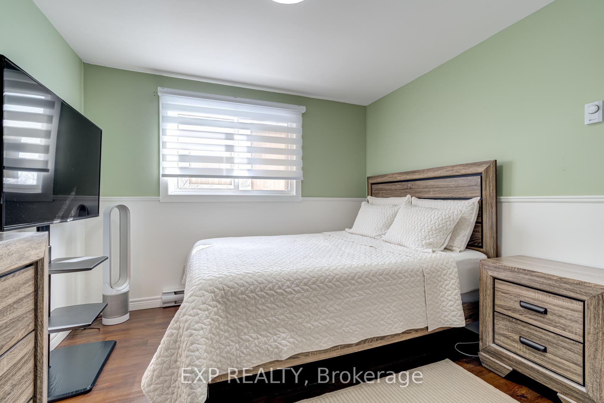 Photo 18 of 35 Kingham Road, Halton Hills, Acton — HOMEH