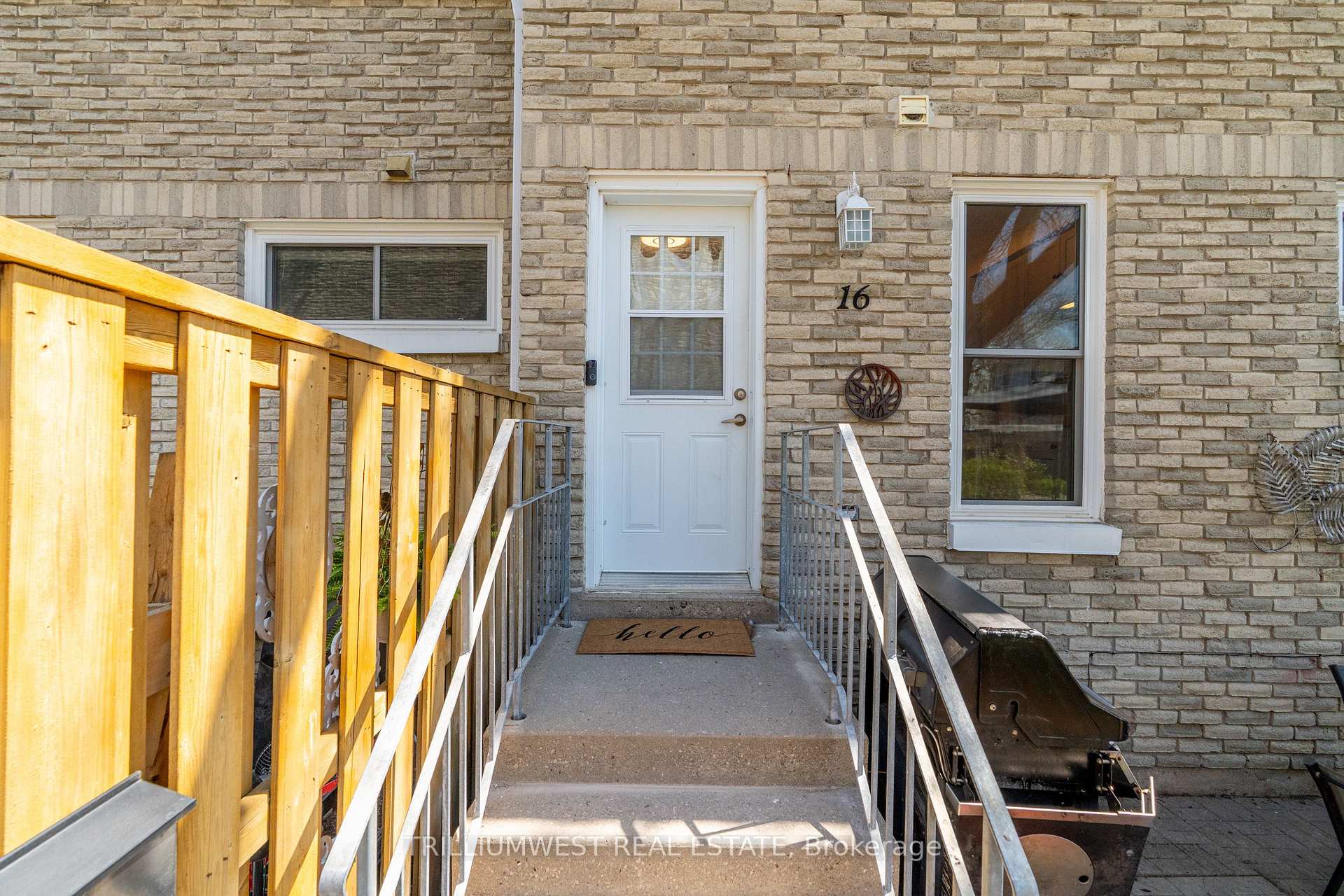 Photo 1 of Unit 16, 35 Breckenridge Drive, Kitchener — HOMEH