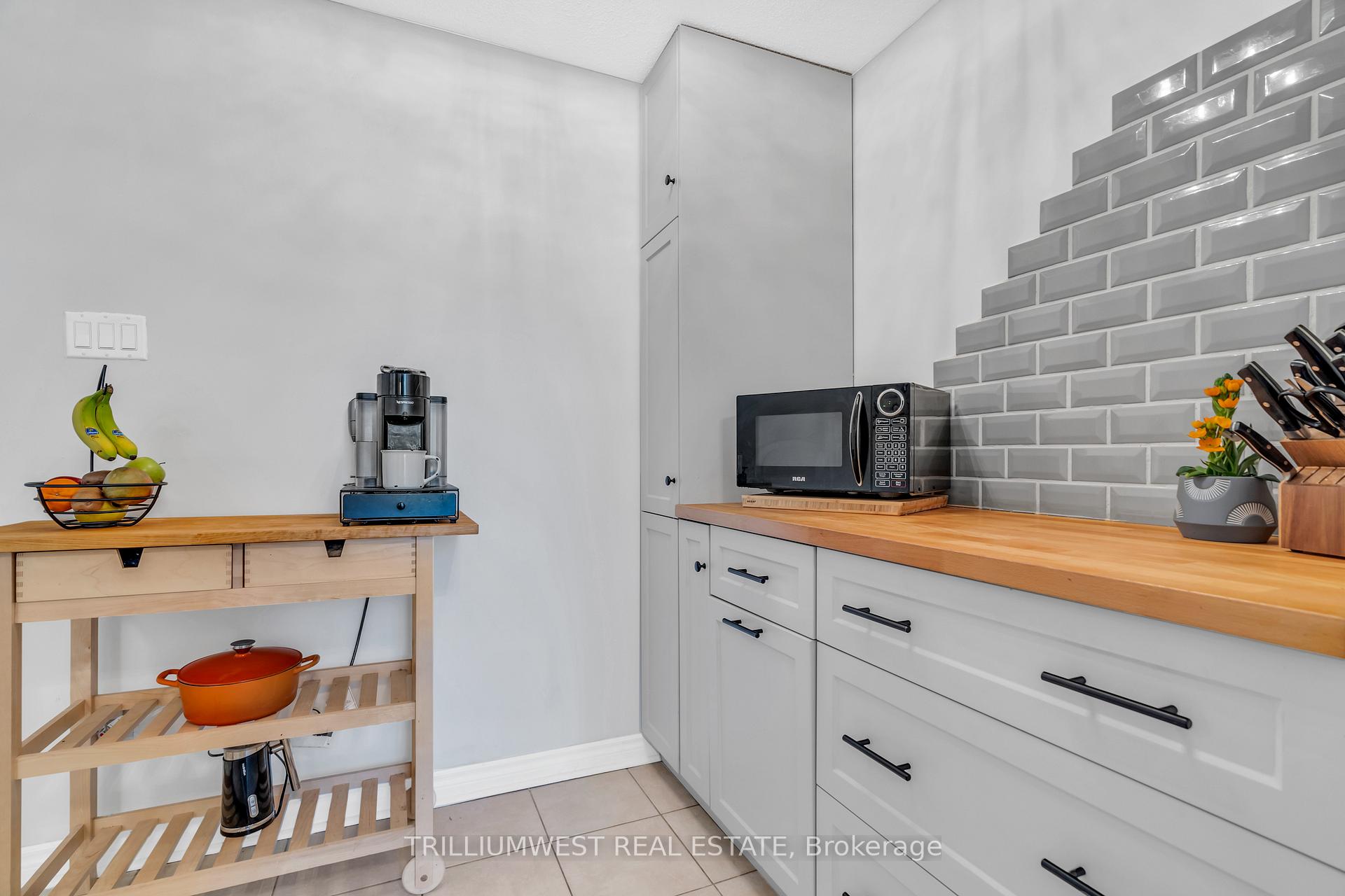 Photo 8 of Unit 16, 35 Breckenridge Drive, Kitchener — HOMEH