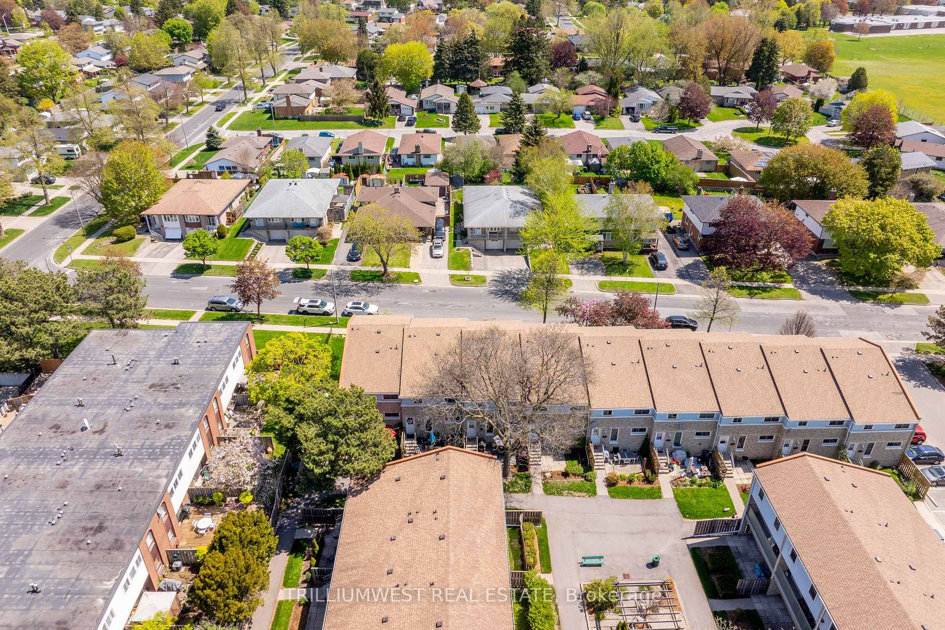 Photo 30 of Unit 16, 35 Breckenridge Drive, Kitchener — HOMEH