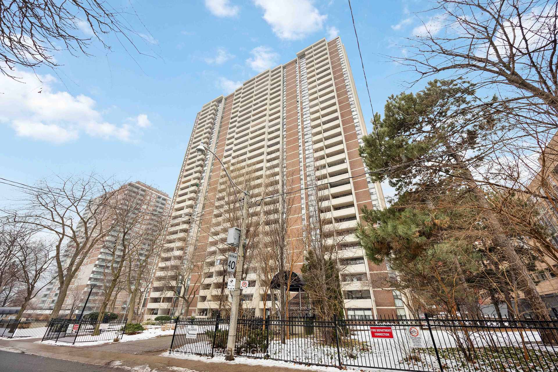 Front of Unit 2503, 40 Homewood Avenue