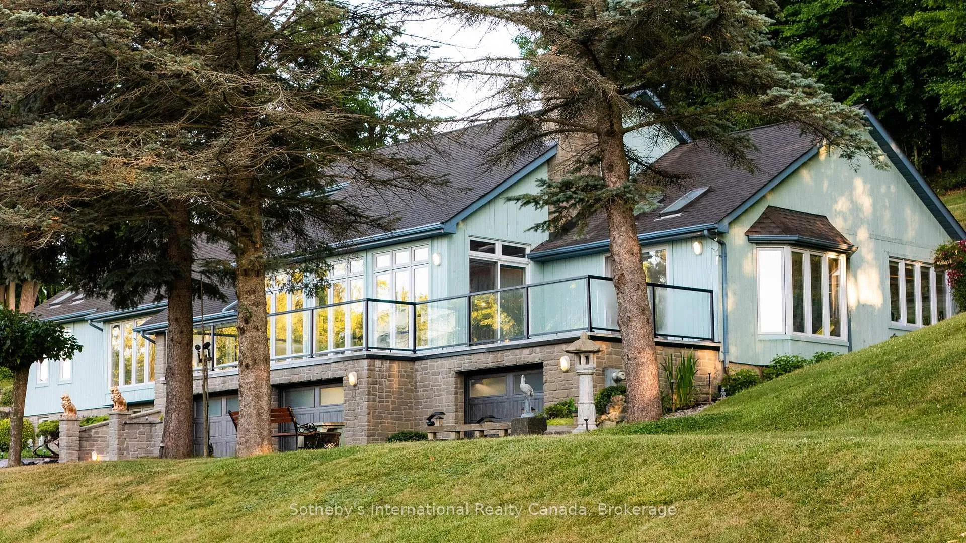 Photo 3 of 12 Matson Drive, Caledon, Palgrave — HOMEH