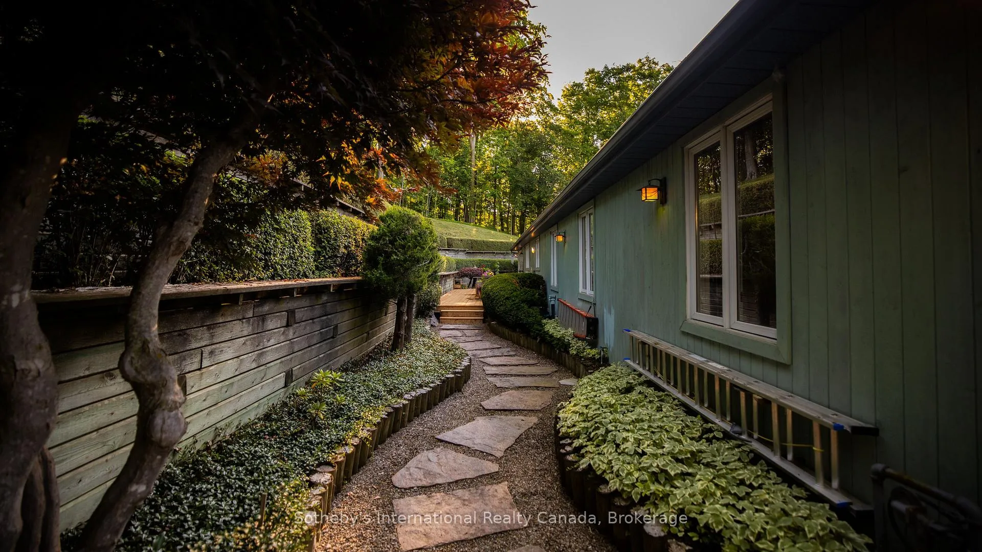 Photo 5 of 12 Matson Drive, Caledon, Palgrave — HOMEH