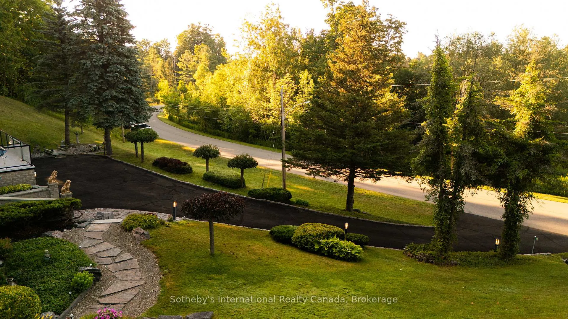 Photo 7 of 12 Matson Drive, Caledon, Palgrave — HOMEH