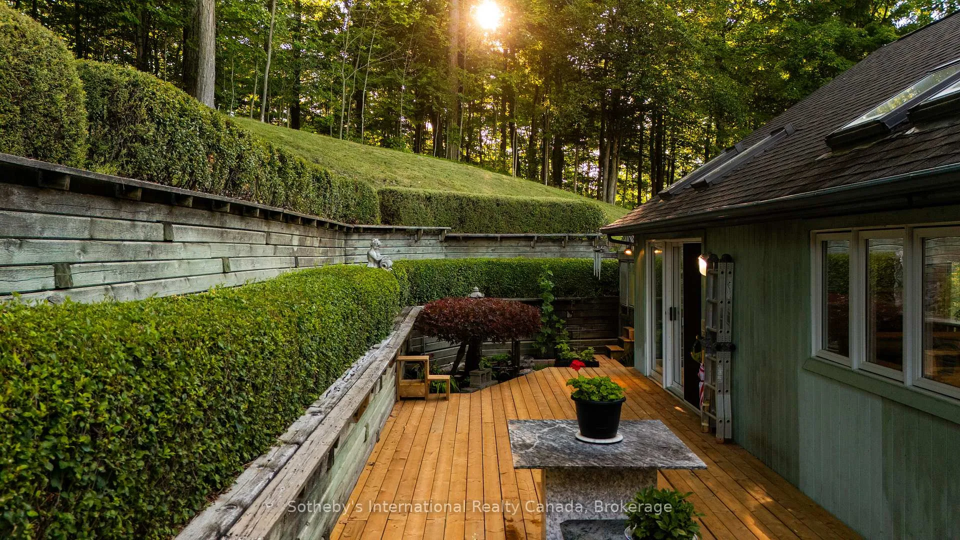 Photo 10 of 12 Matson Drive, Caledon, Palgrave — HOMEH