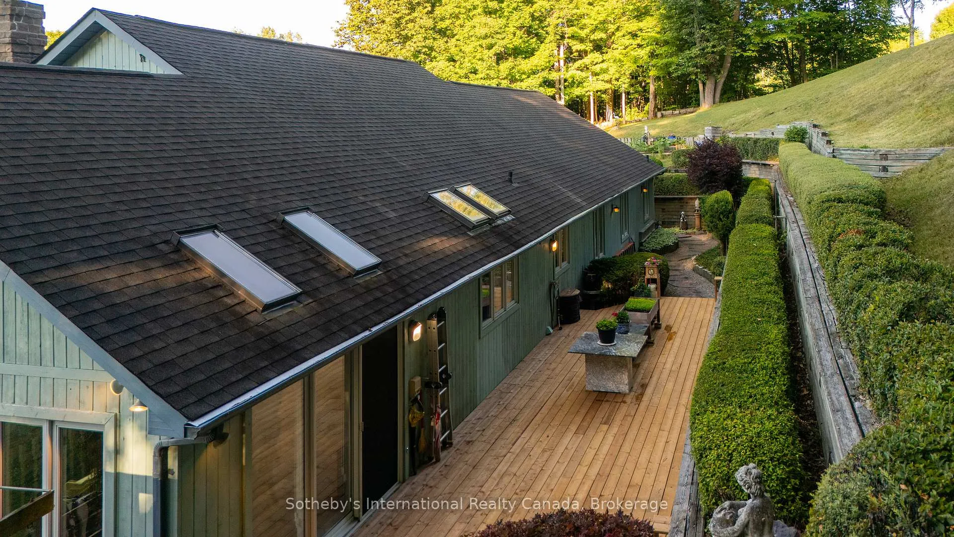 Photo 13 of 12 Matson Drive, Caledon, Palgrave — HOMEH