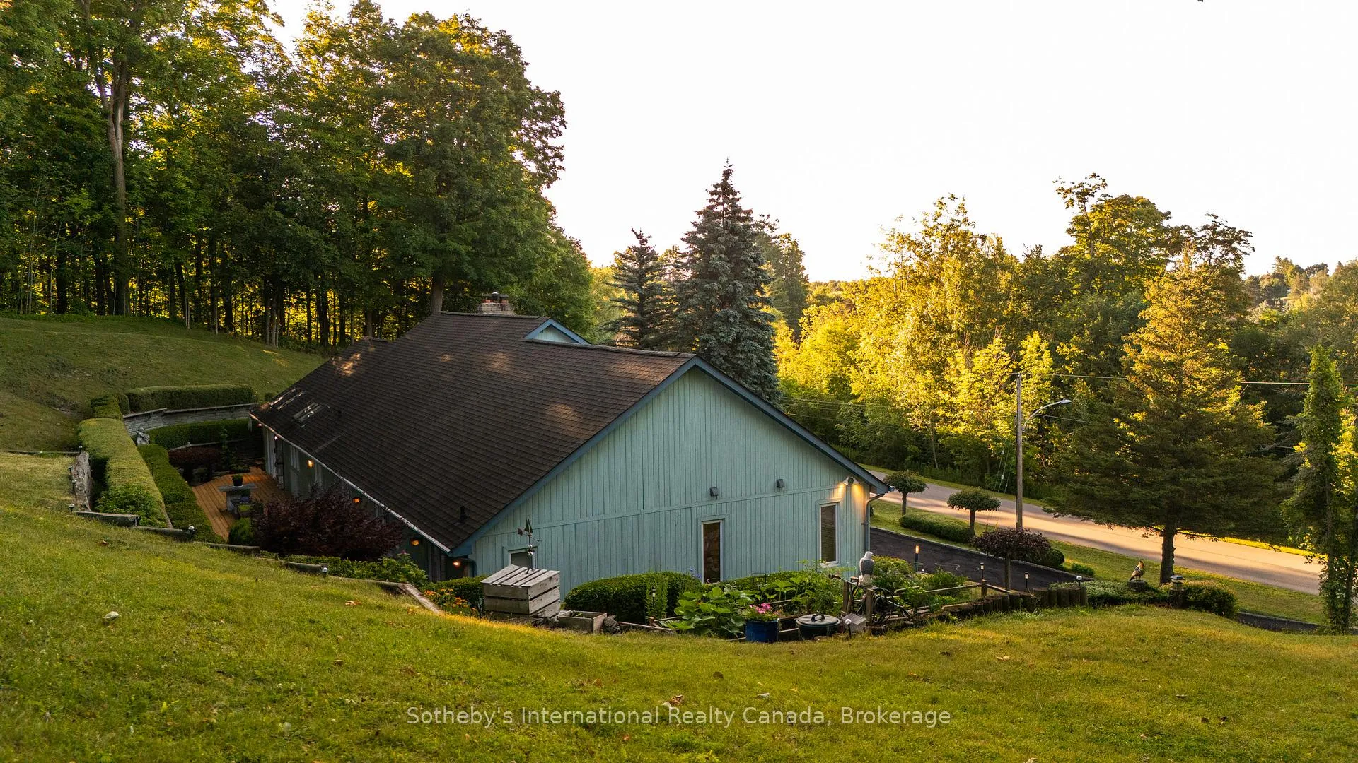Photo 15 of 12 Matson Drive, Caledon, Palgrave — HOMEH