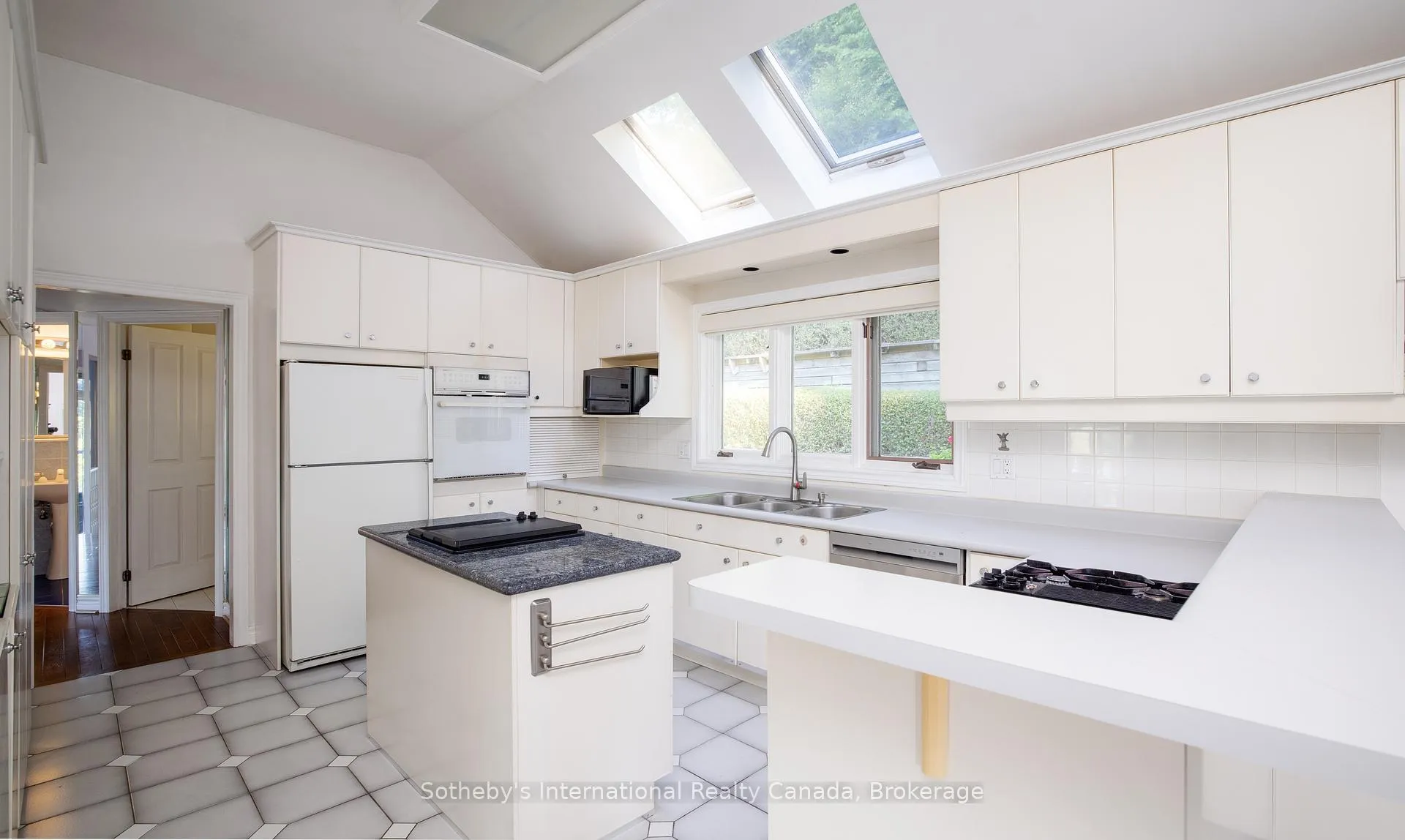 Photo 32 of 12 Matson Drive, Caledon, Palgrave — HOMEH