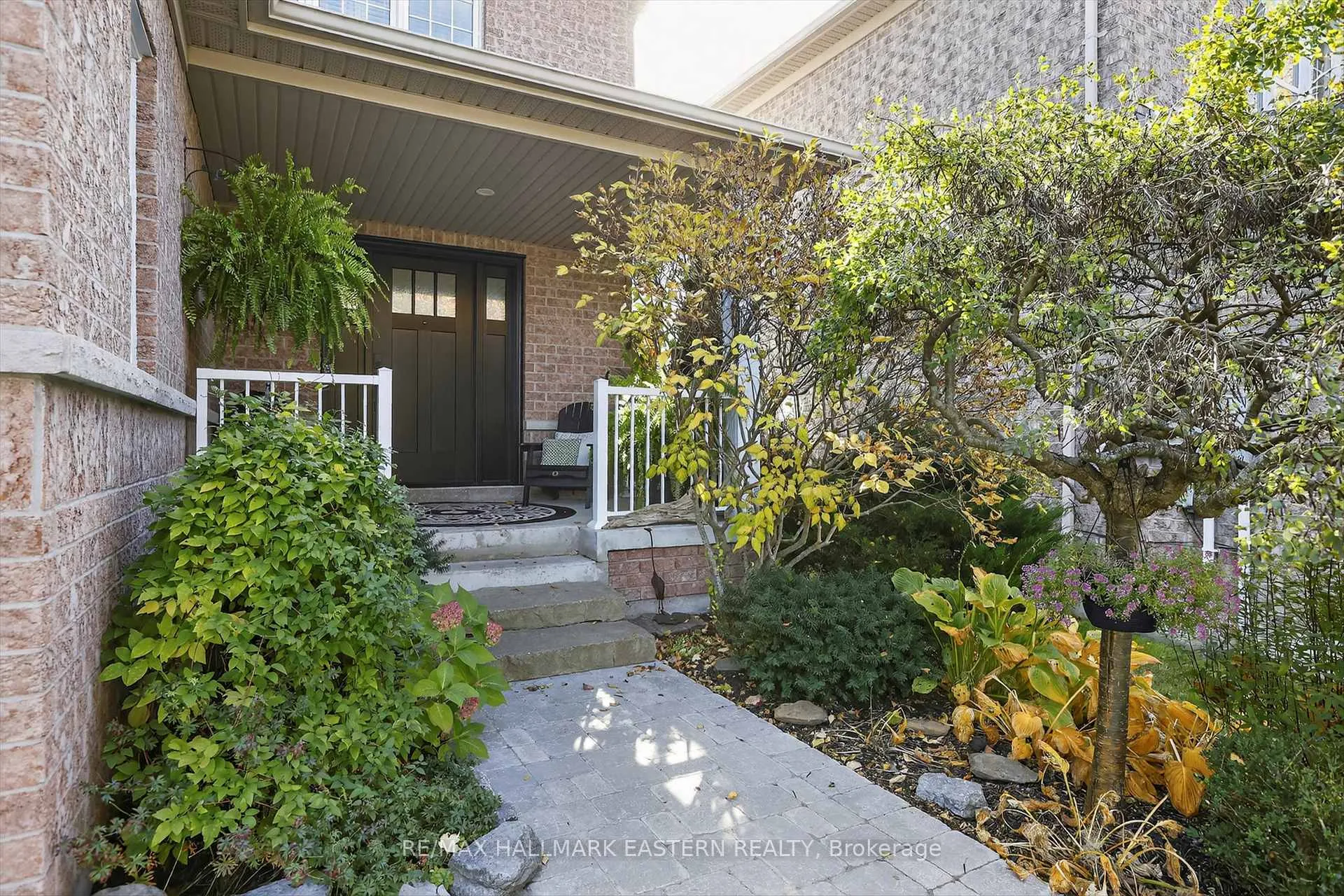 Photo 4 of 110 Sleeman Square, Clarington, Courtice — HOMEH