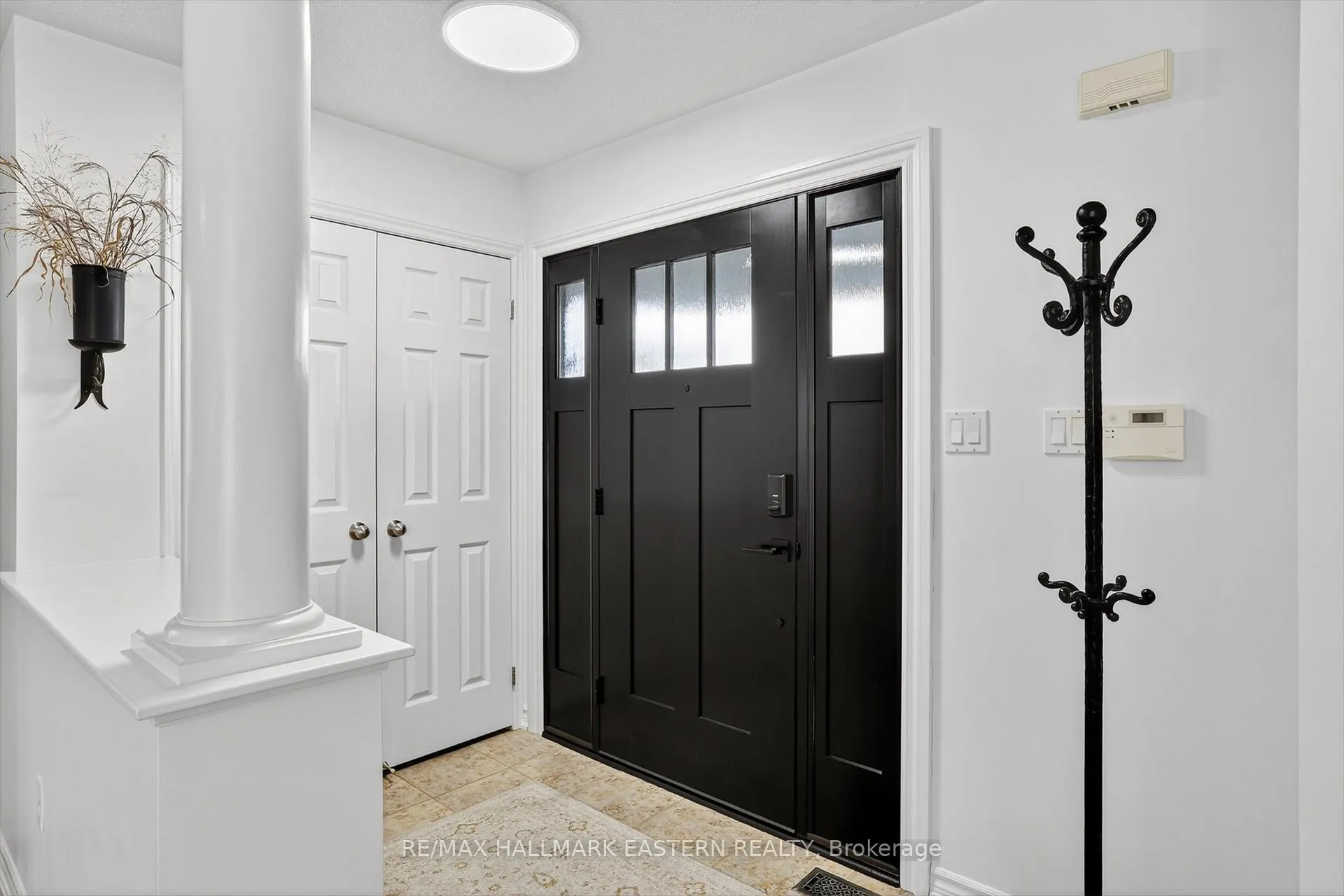 Photo 6 of 110 Sleeman Square, Clarington, Courtice — HOMEH