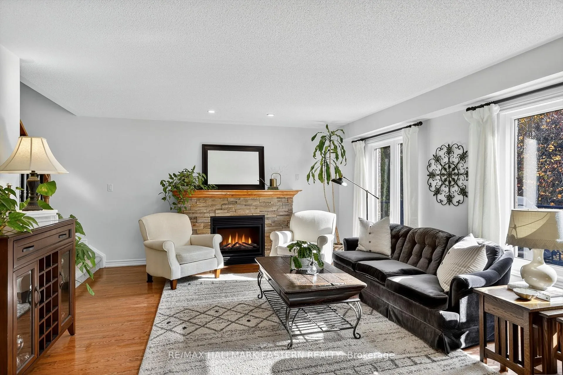 Photo 10 of 110 Sleeman Square, Clarington, Courtice — HOMEH