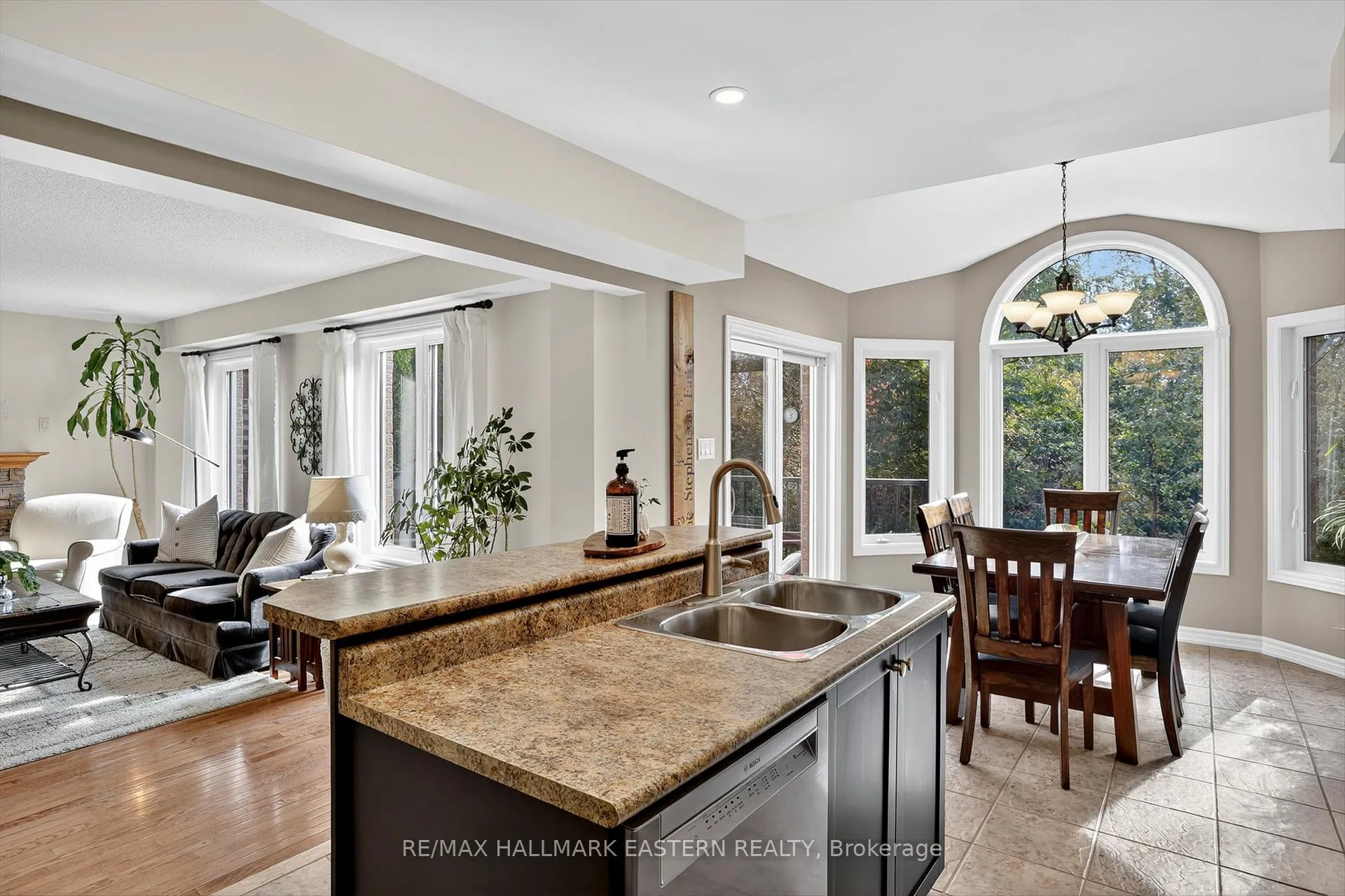 Photo 15 of 110 Sleeman Square, Clarington, Courtice — HOMEH