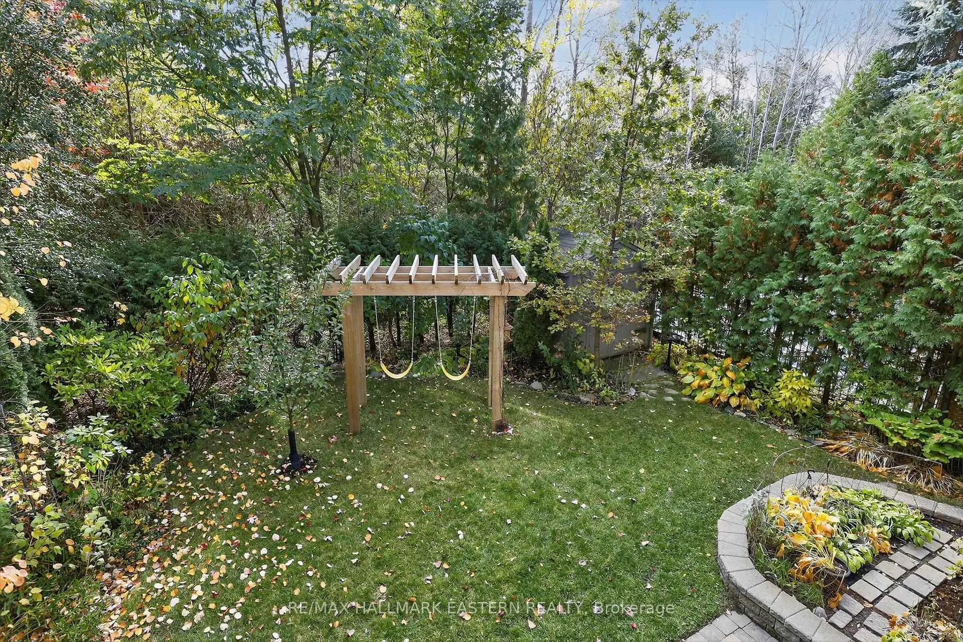 Photo 20 of 110 Sleeman Square, Clarington, Courtice — HOMEH