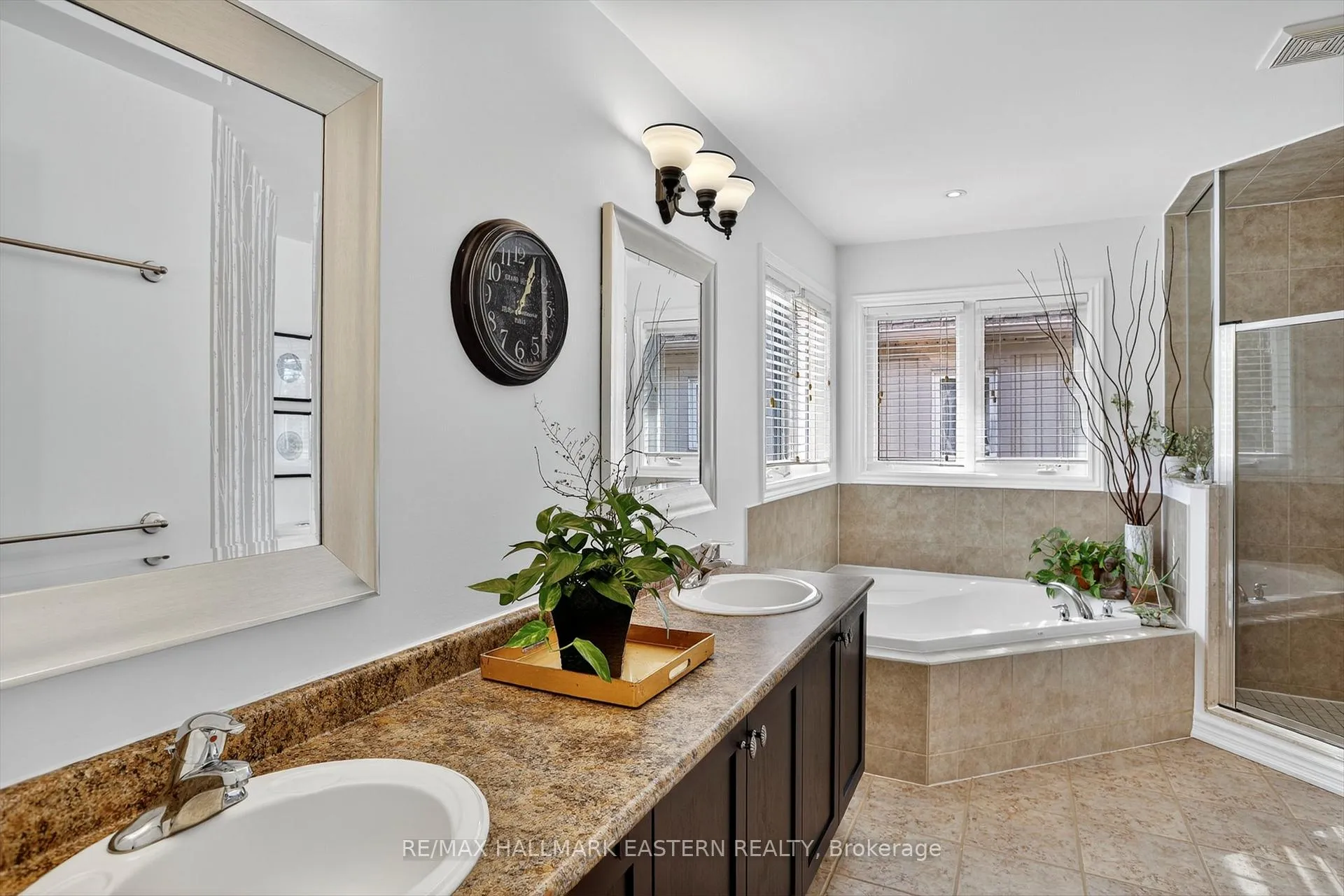 Photo 25 of 110 Sleeman Square, Clarington, Courtice — HOMEH
