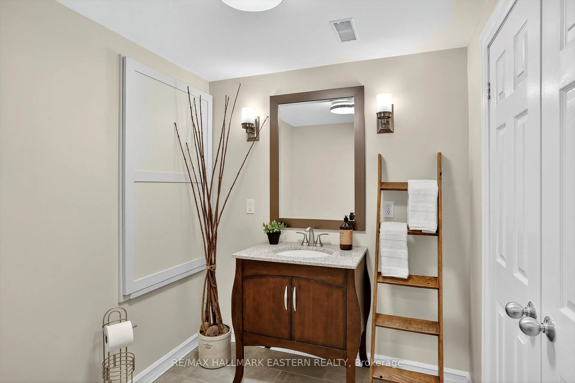 Photo 39 of 110 Sleeman Square, Clarington, Courtice — HOMEH