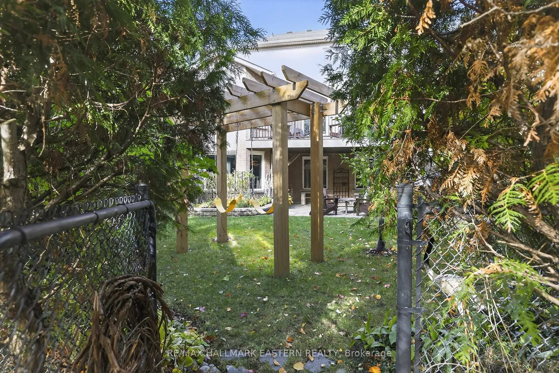 Photo 47 of 110 Sleeman Square, Clarington, Courtice — HOMEH