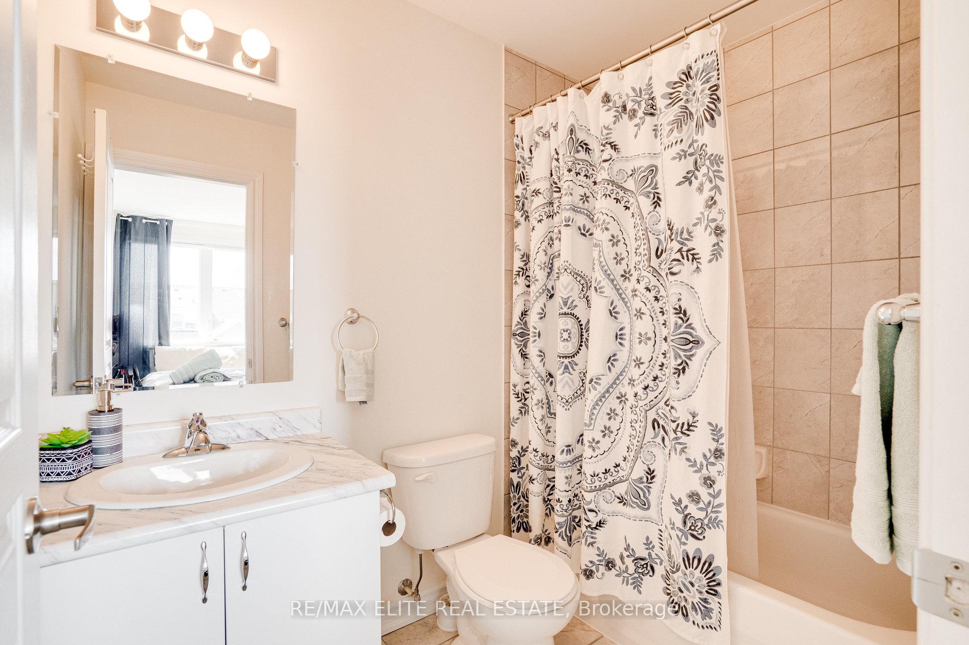 Photo 24 of Unit 303, 5 Anchorage Crescent, Collingwood — HOMEH