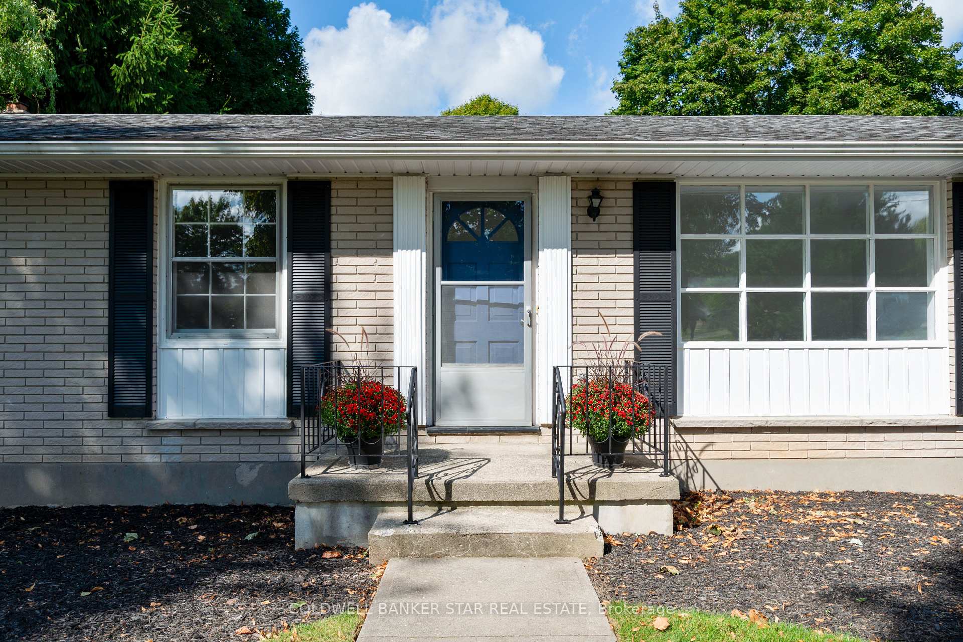 Photo 2 of 6361 Sunset Drive, Central Elgin, Rural Central Elgin — HOMEH