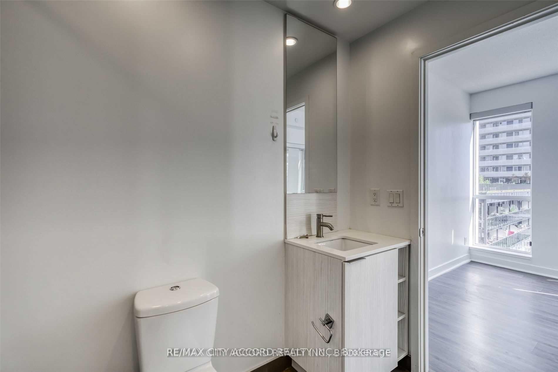 Photo 5 of Unit 802, 170 Sumach Street, Toronto, Regent Park — HOMEH
