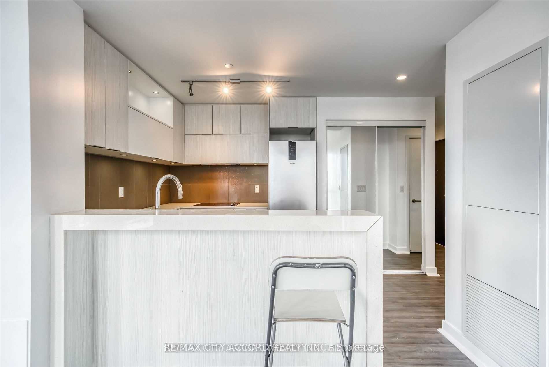 Photo 8 of Unit 802, 170 Sumach Street, Toronto, Regent Park — HOMEH