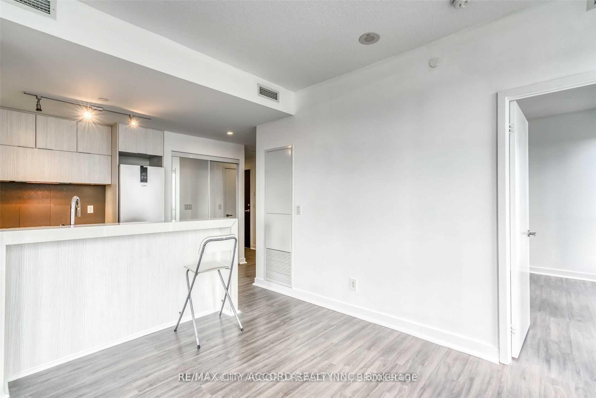 Photo 9 of Unit 802, 170 Sumach Street, Toronto, Regent Park — HOMEH