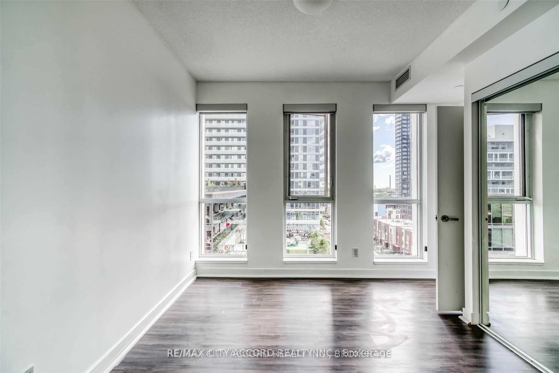 Photo 11 of Unit 802, 170 Sumach Street, Toronto, Regent Park — HOMEH