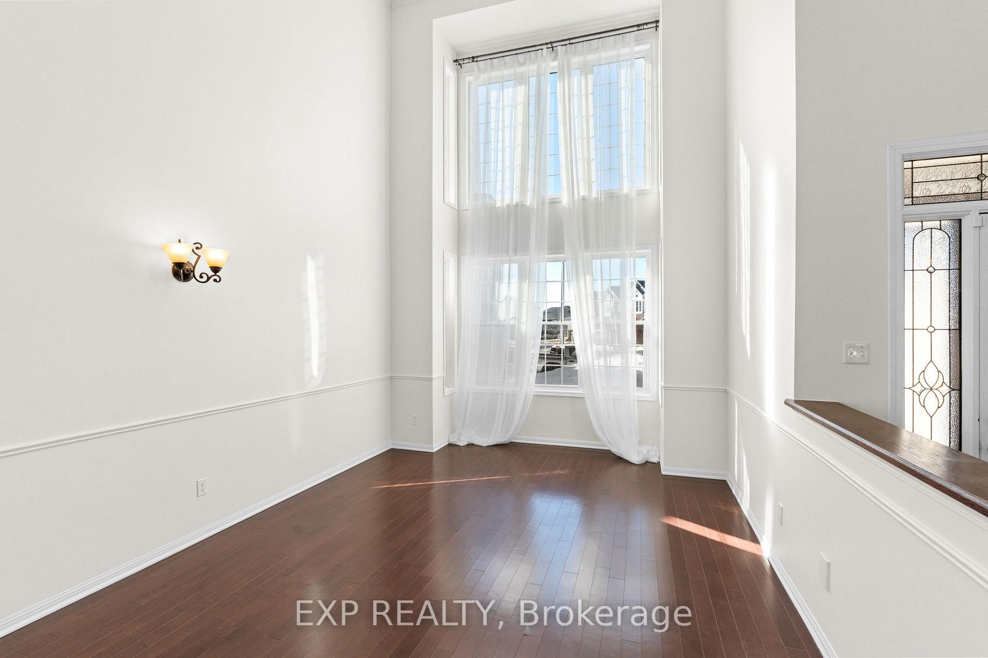 Photo 4 of 537 Bretby Crescent, Ottawa, Barrhaven - Cedargrove/Fraserdale — HOMEH