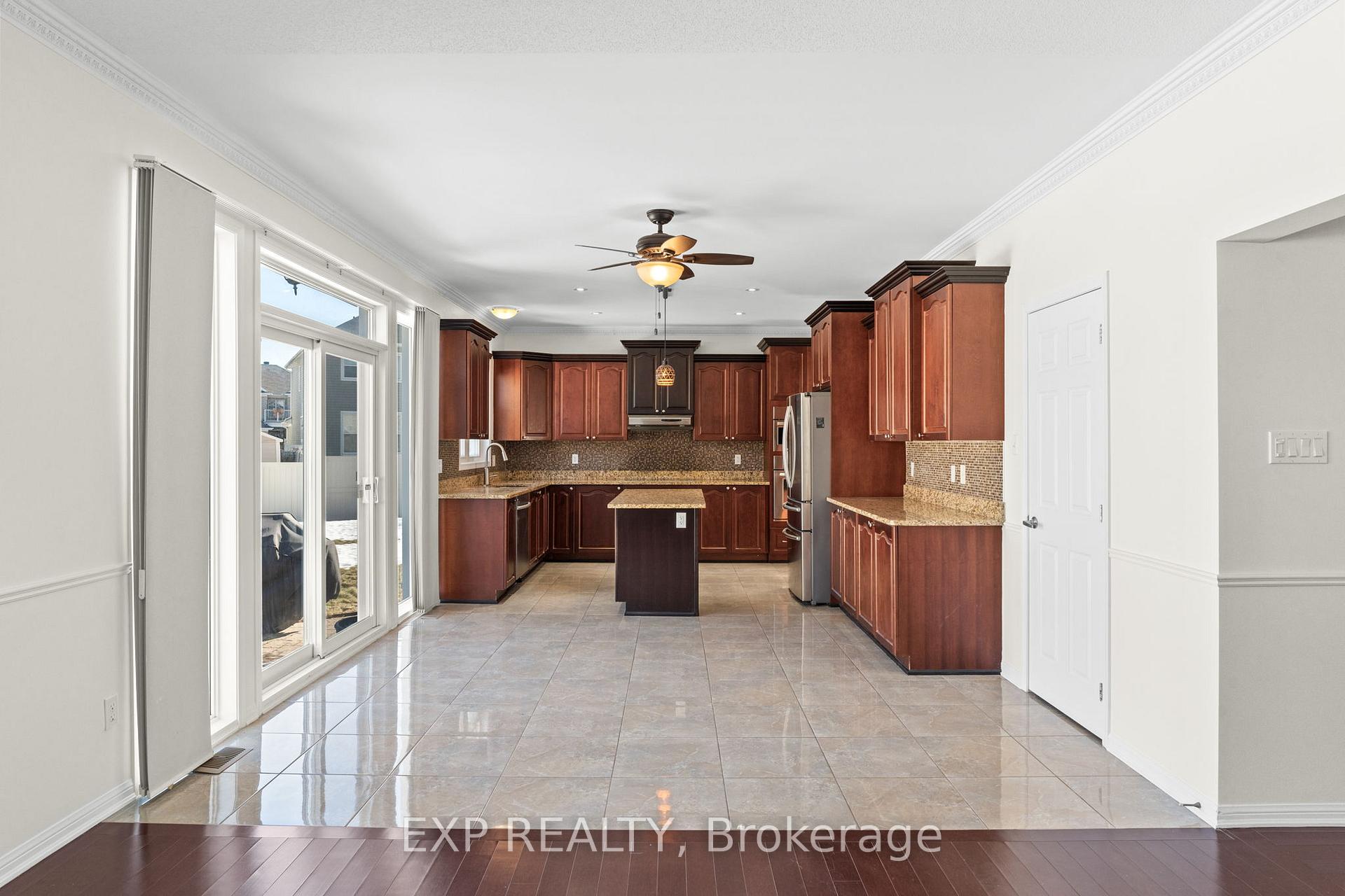 Photo 9 of 537 Bretby Crescent, Ottawa, Barrhaven - Cedargrove/Fraserdale — HOMEH