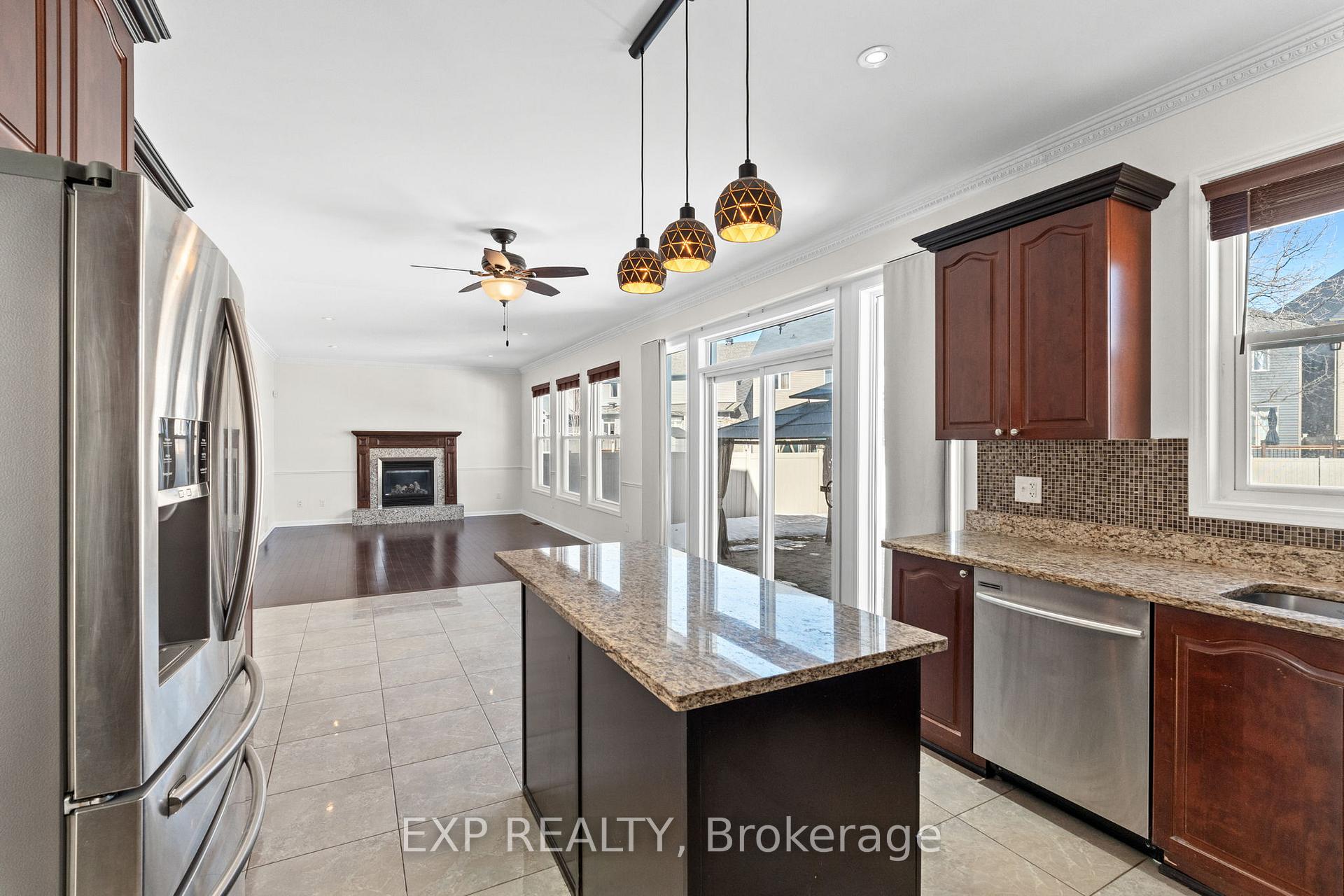 Photo 12 of 537 Bretby Crescent, Ottawa, Barrhaven - Cedargrove/Fraserdale — HOMEH