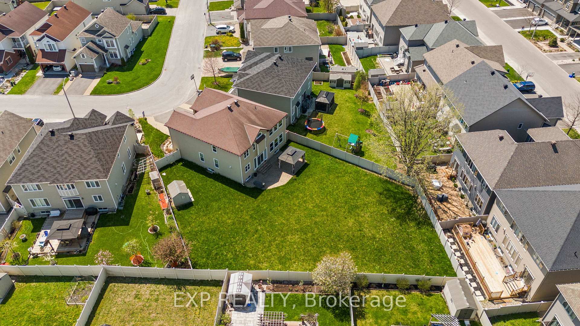 Photo 44 of 537 Bretby Crescent, Ottawa, Barrhaven - Cedargrove/Fraserdale — HOMEH