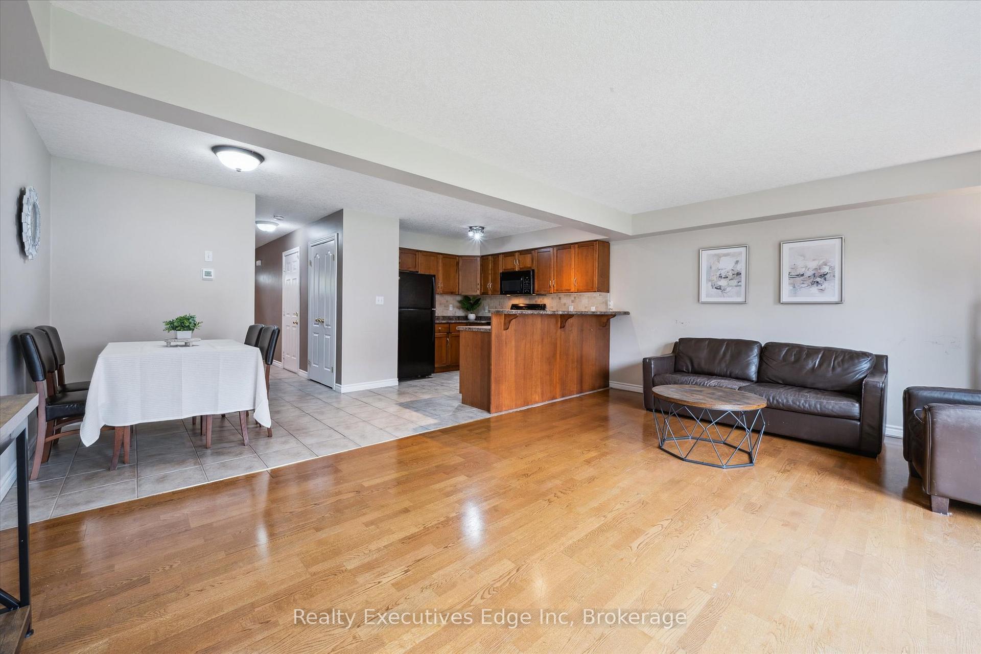 Photo 10 of Unit 92, 165 Terraview Crescent, Guelph, Kortright West — HOMEH