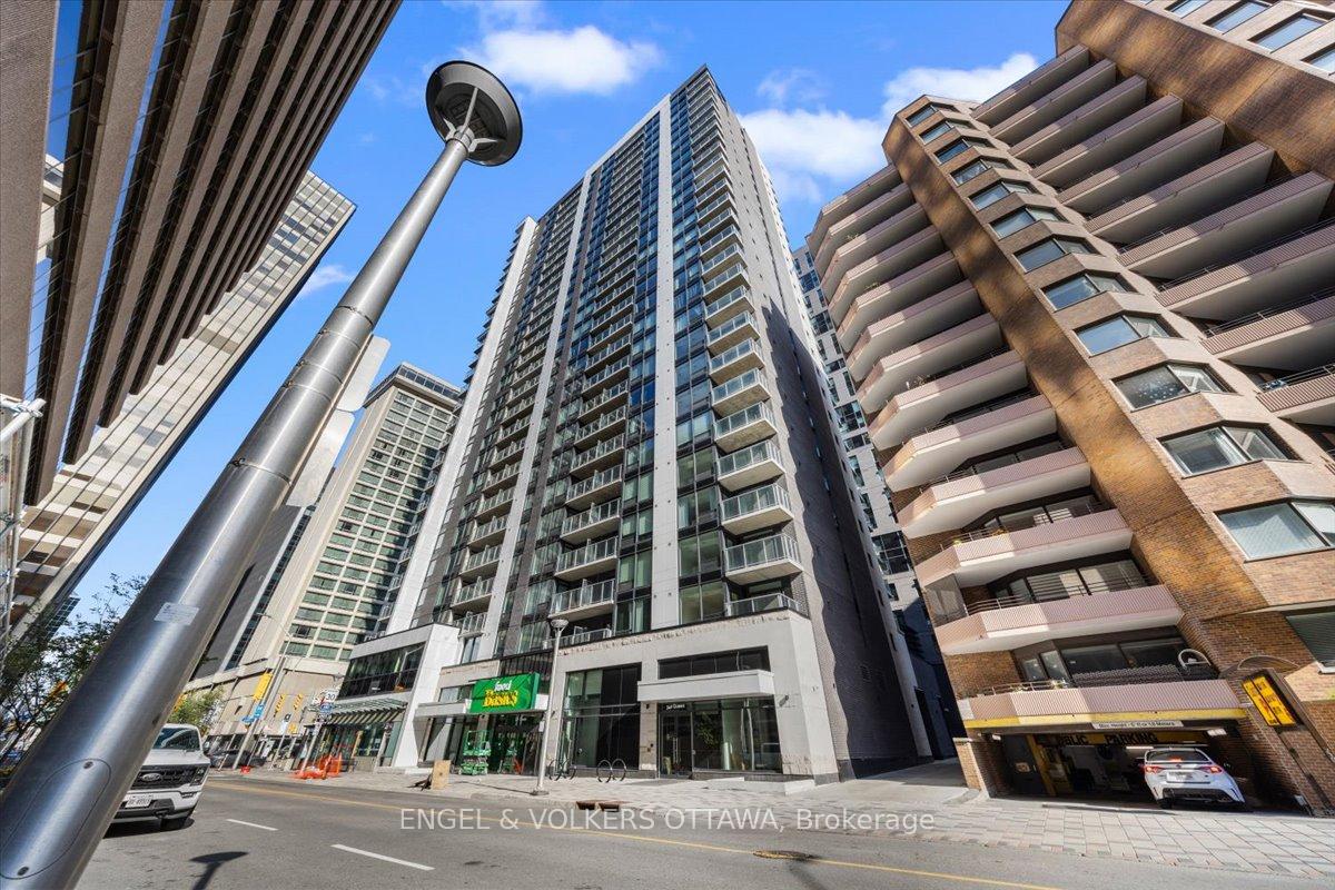 Front of Unit 1704, 340 Queen Street