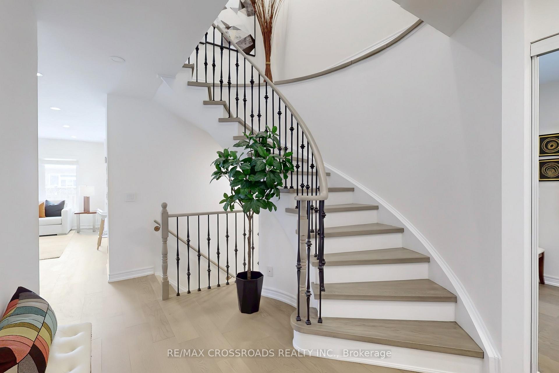 Photo 2 of 51 Bilbrough Street, Aurora, Bayview Northeast — HOMEH