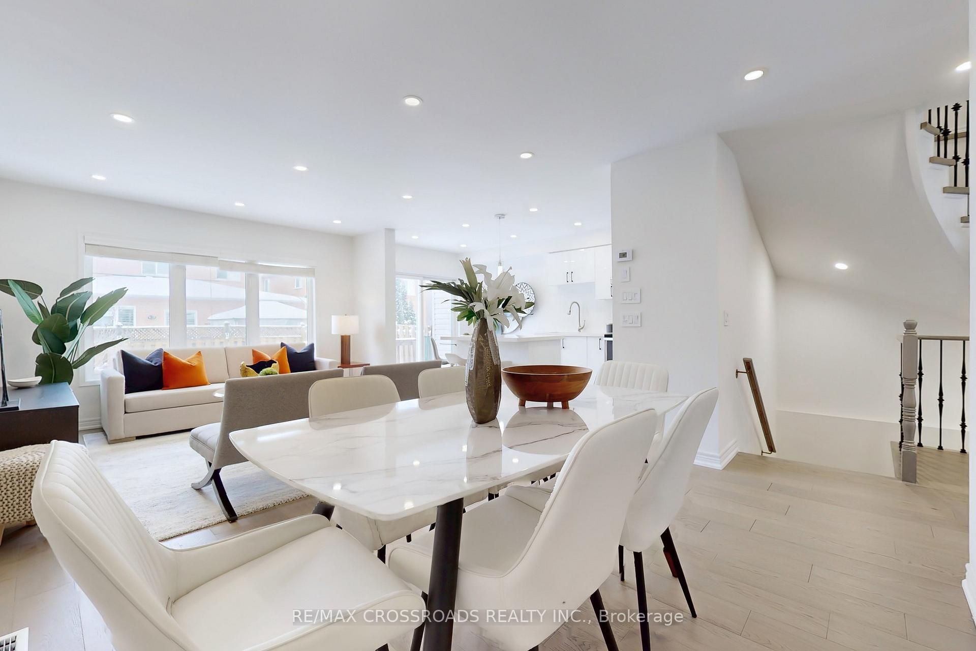 Photo 12 of 51 Bilbrough Street, Aurora, Bayview Northeast — HOMEH