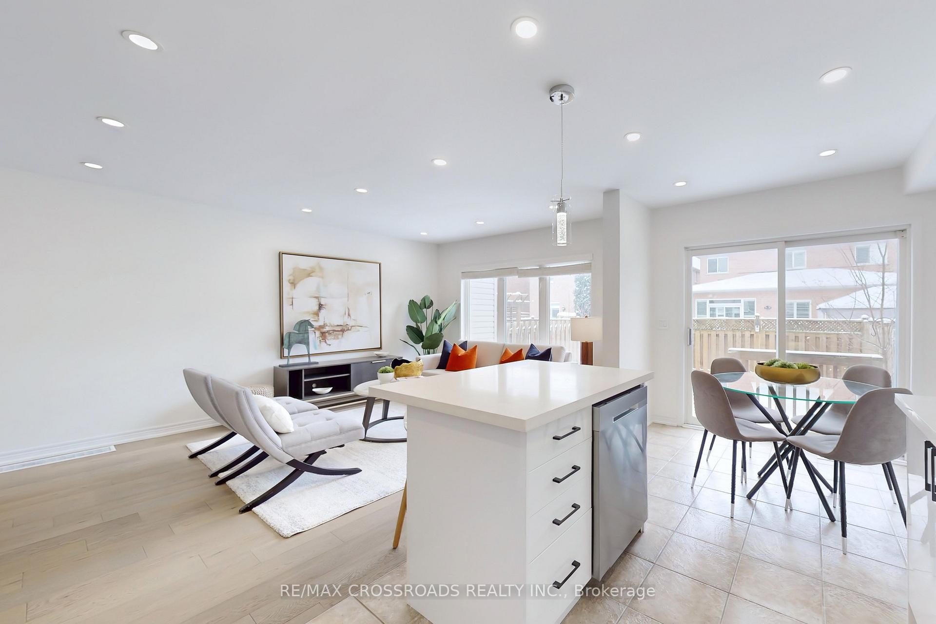 Photo 15 of 51 Bilbrough Street, Aurora, Bayview Northeast — HOMEH
