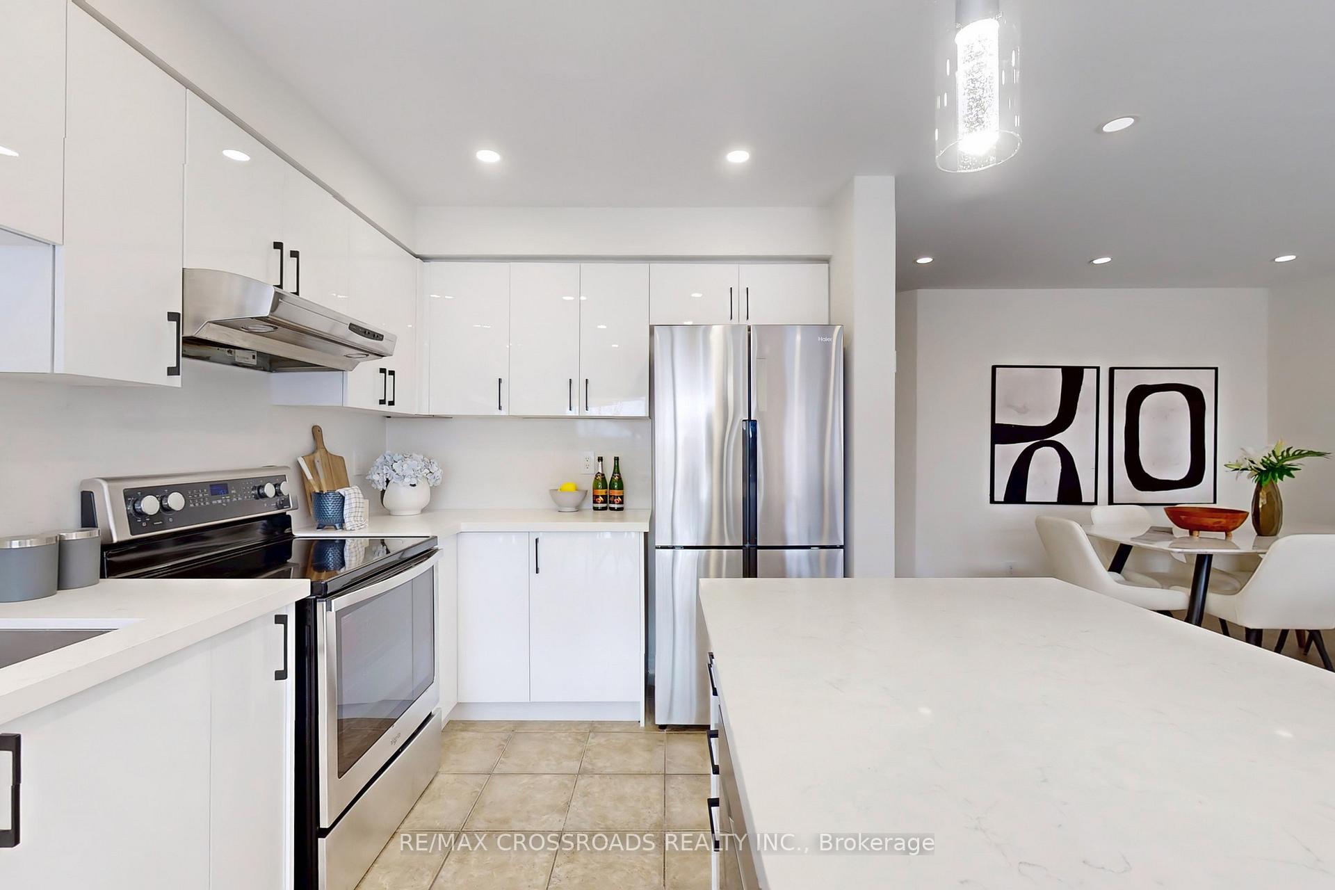 Photo 16 of 51 Bilbrough Street, Aurora, Bayview Northeast — HOMEH