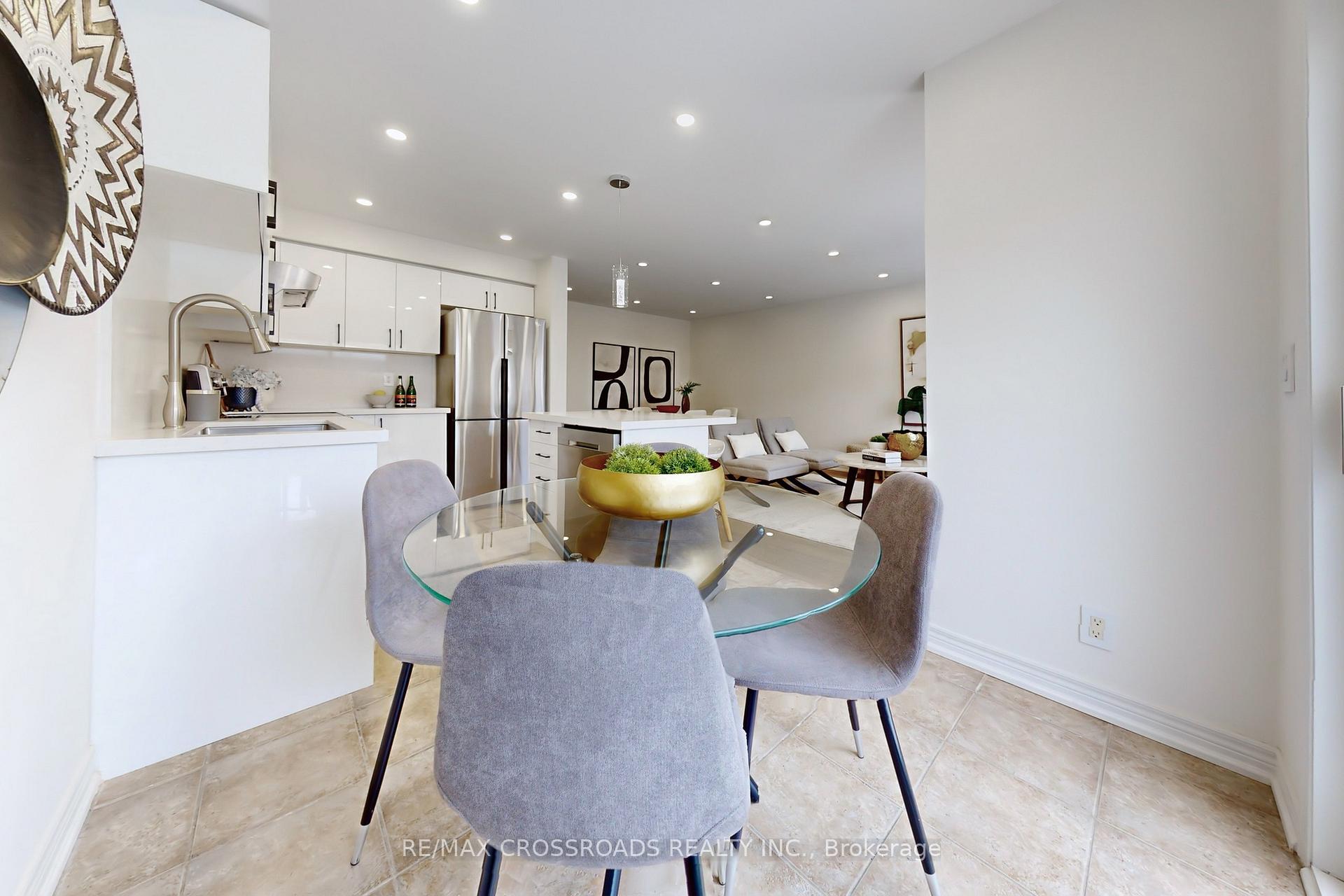 Photo 21 of 51 Bilbrough Street, Aurora, Bayview Northeast — HOMEH