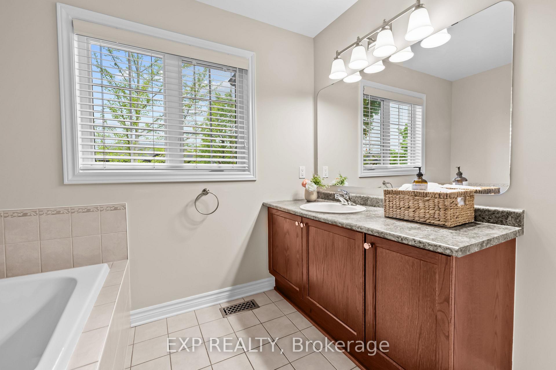 Photo 32 of 273 Tewsley Drive, Ottawa, Riverside South/Gloucester Glen — HOMEH