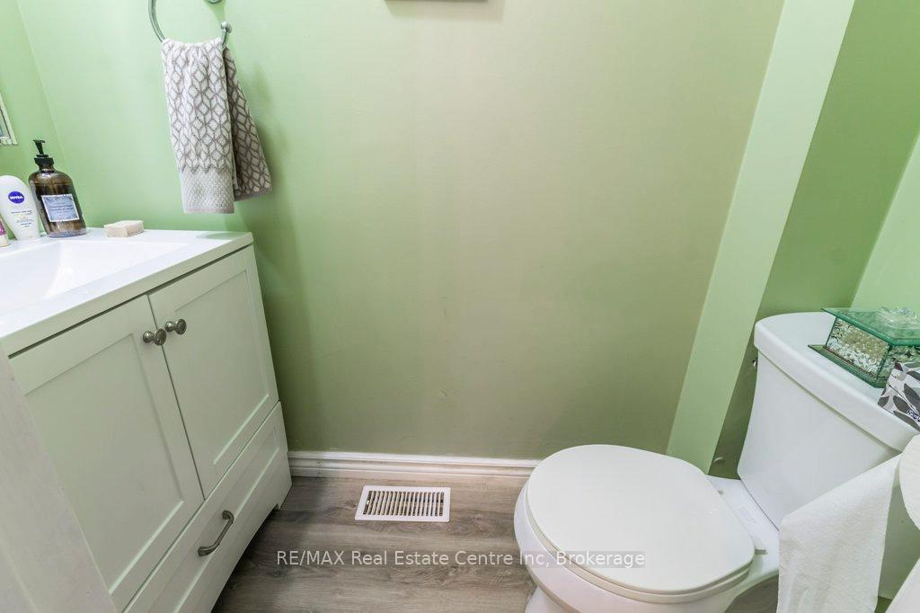 Photo 12 of Unit 29, 80 Ferman Drive, Guelph, Willow West/Sugarbush/West Acres — HOMEH