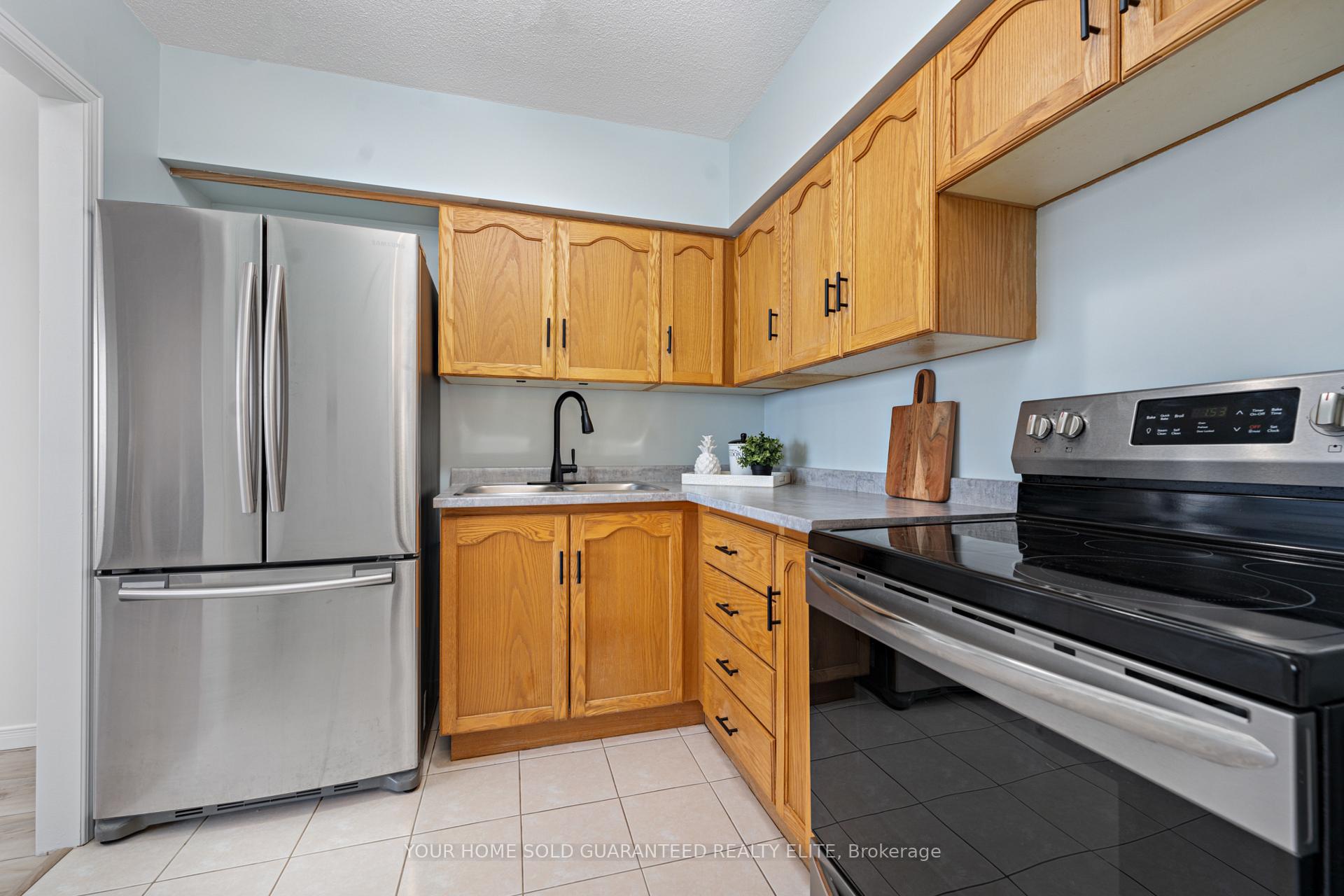 Photo 9 of Unit 708, 200 Limeridge Road W, Hamilton, Rolston — HOMEH