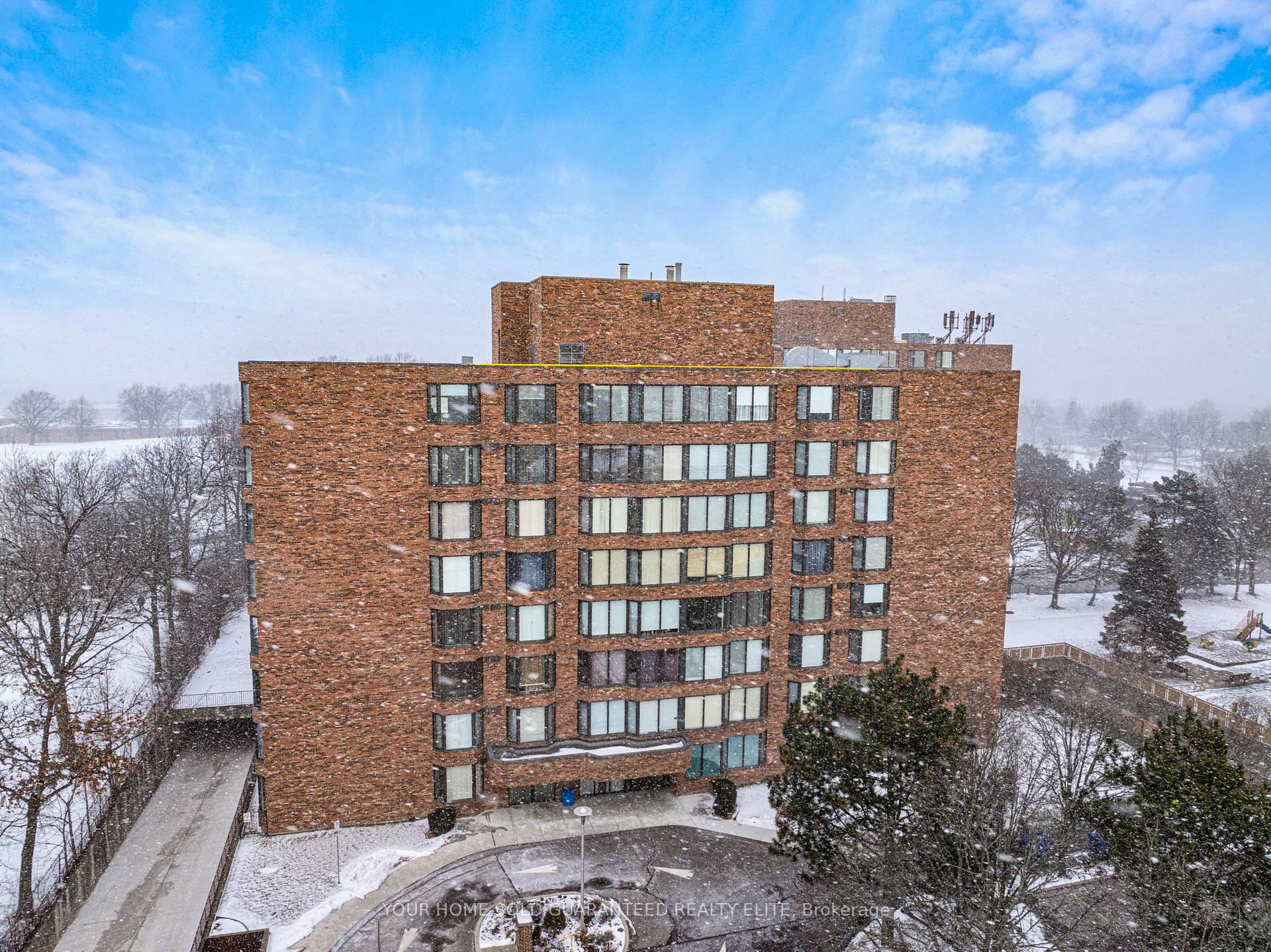 Photo 13 of Unit 708, 200 Limeridge Road W, Hamilton, Rolston — HOMEH