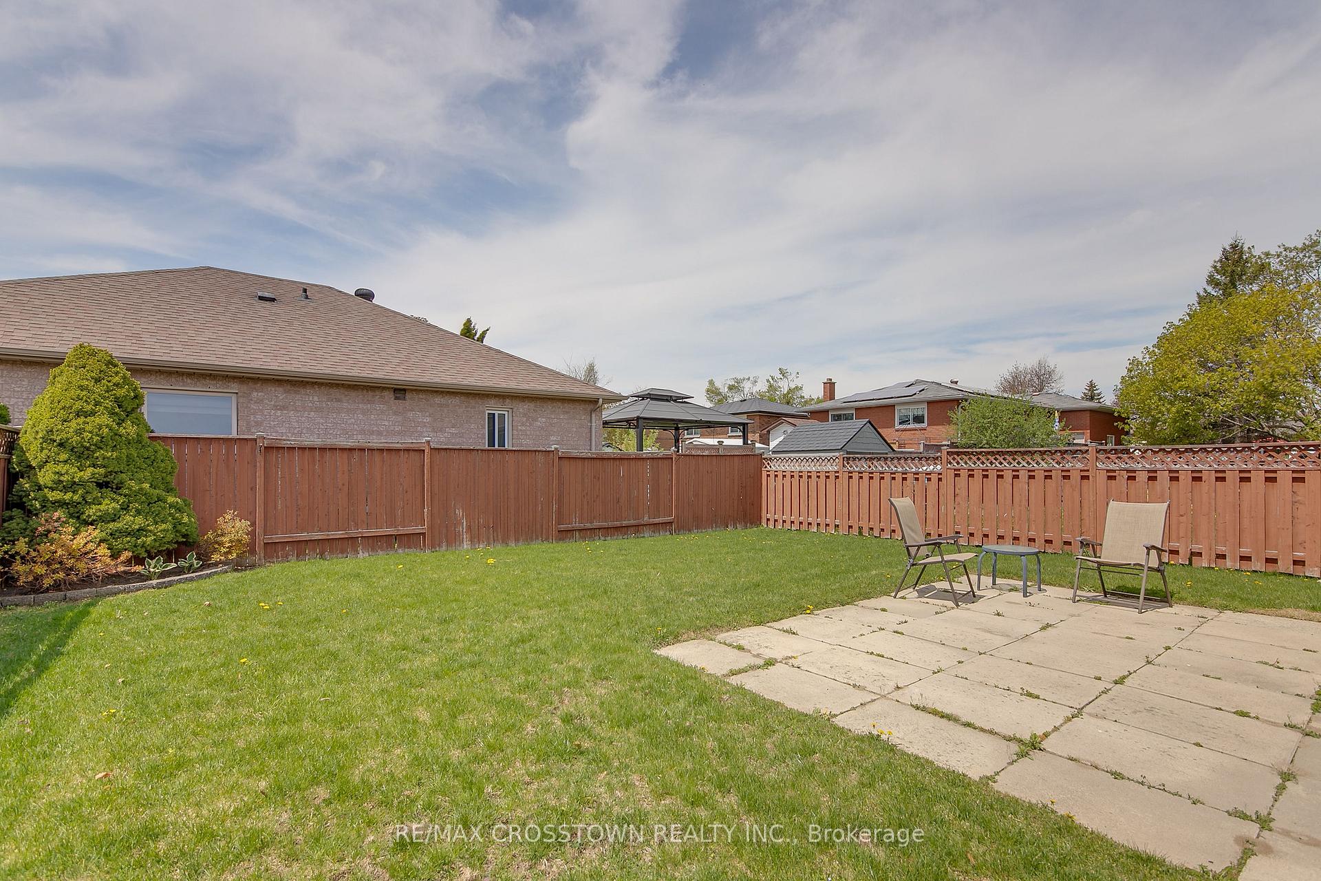 Photo 5 of 72 Buchanan Street, Barrie, Grove East — HOMEH